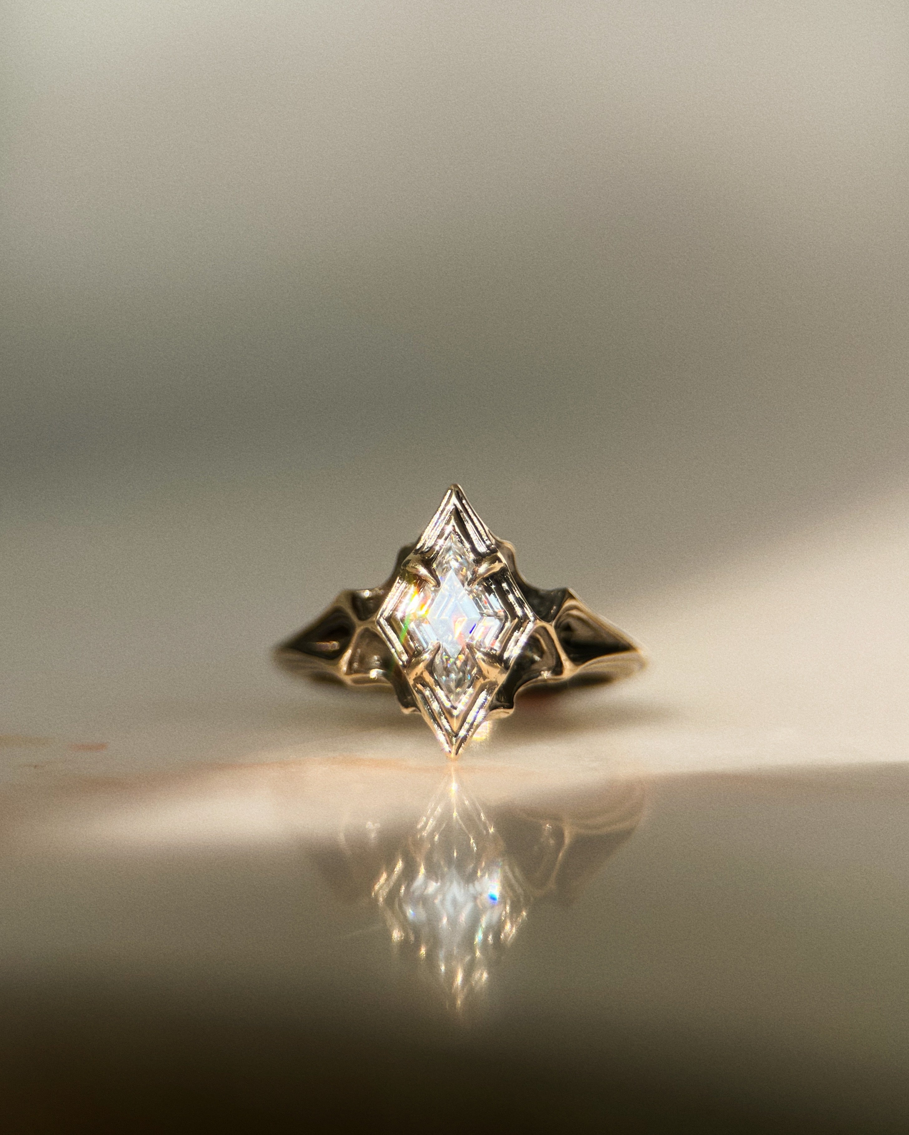 Omne // 14ky Gold + White Moissanite // 5.5
