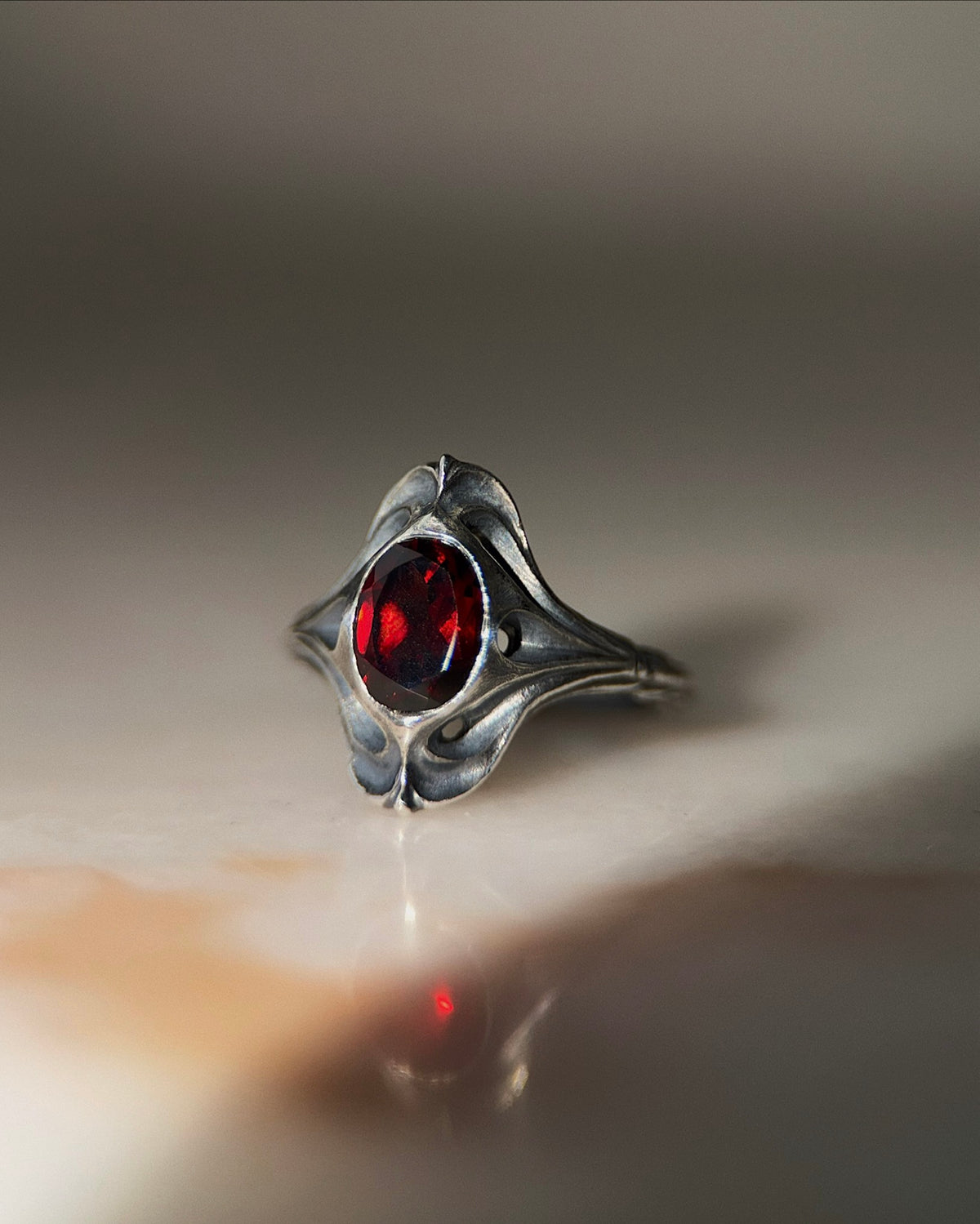 Navis // 6x8mm Garnet // 5.75