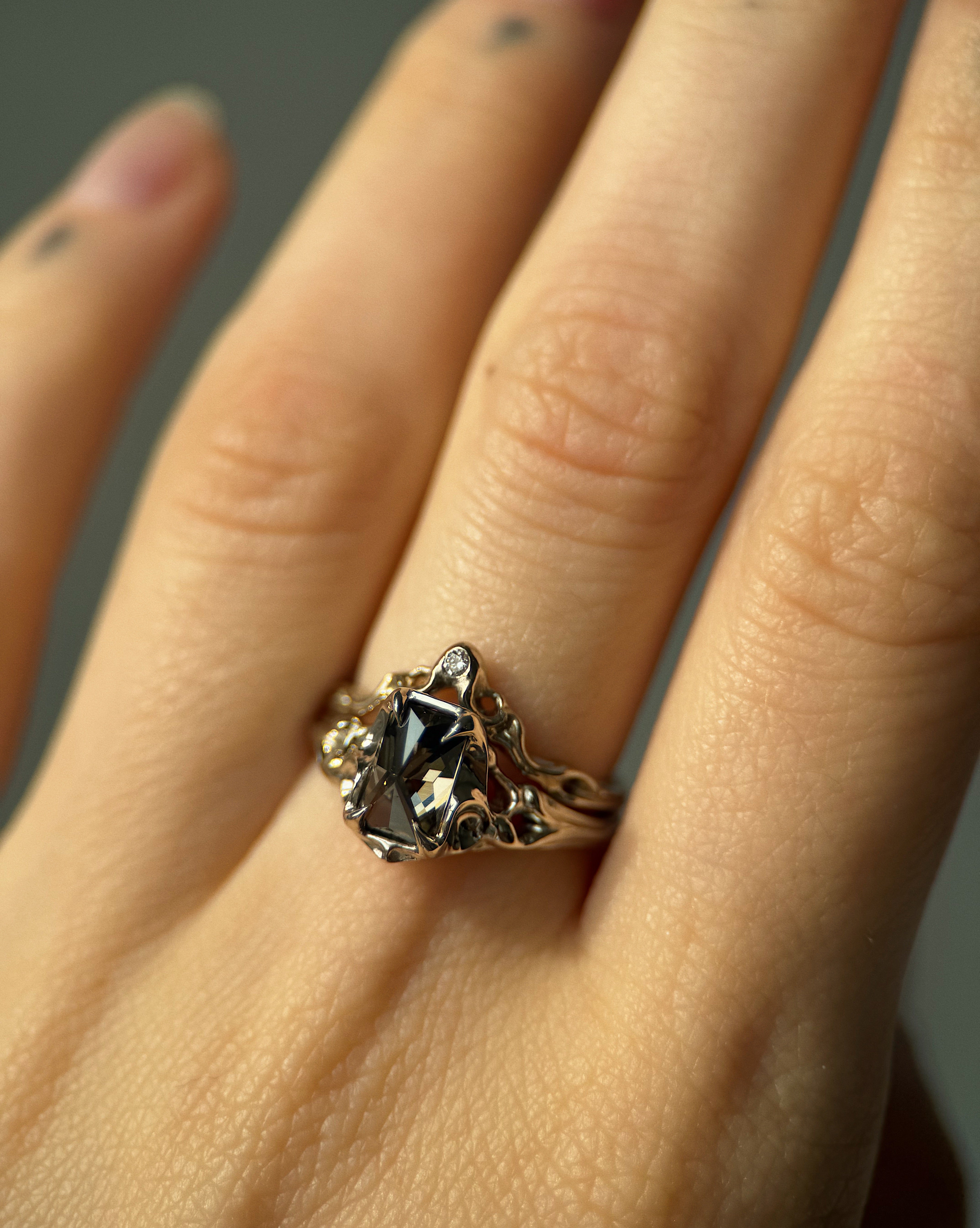 The Serpent // 14kw + 1.14ct Diamond // 6