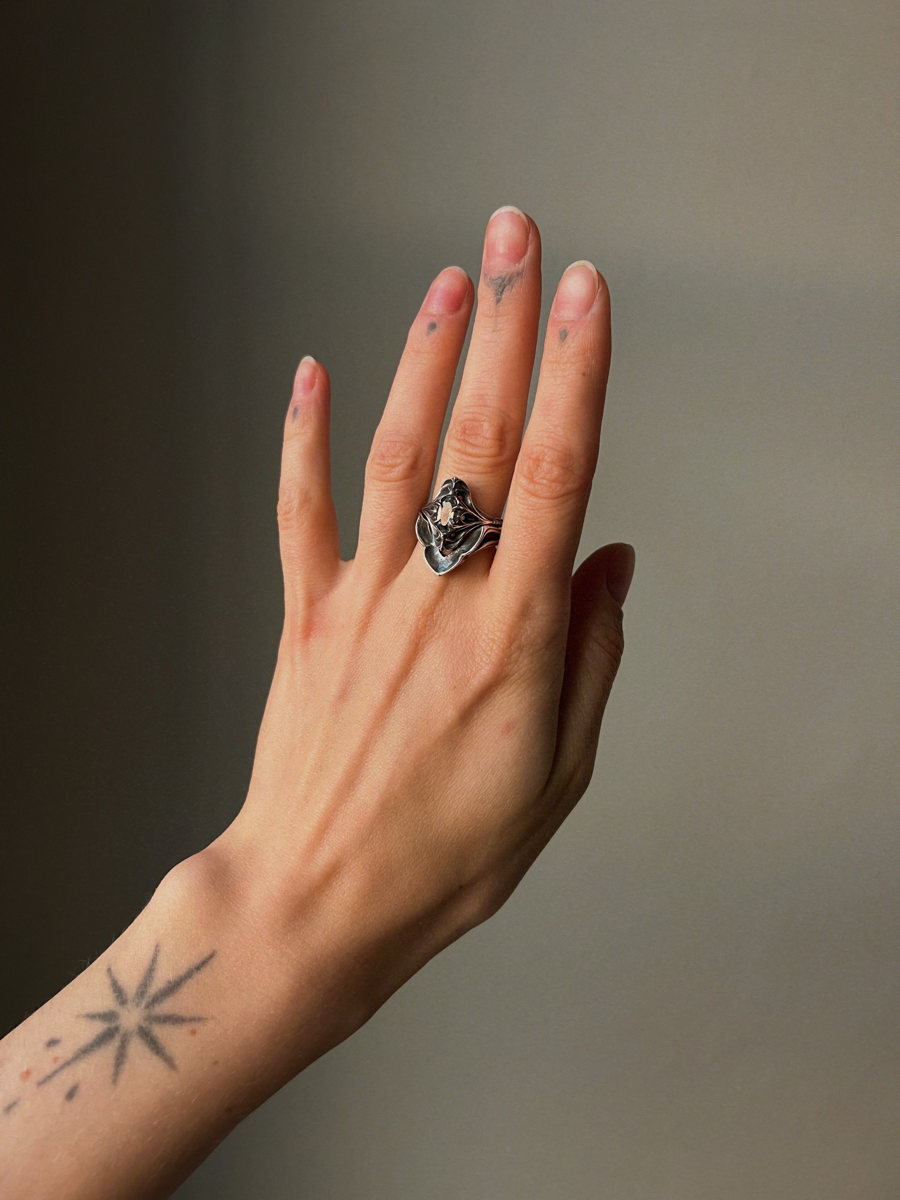 Navis // Black Spinel // 5.5