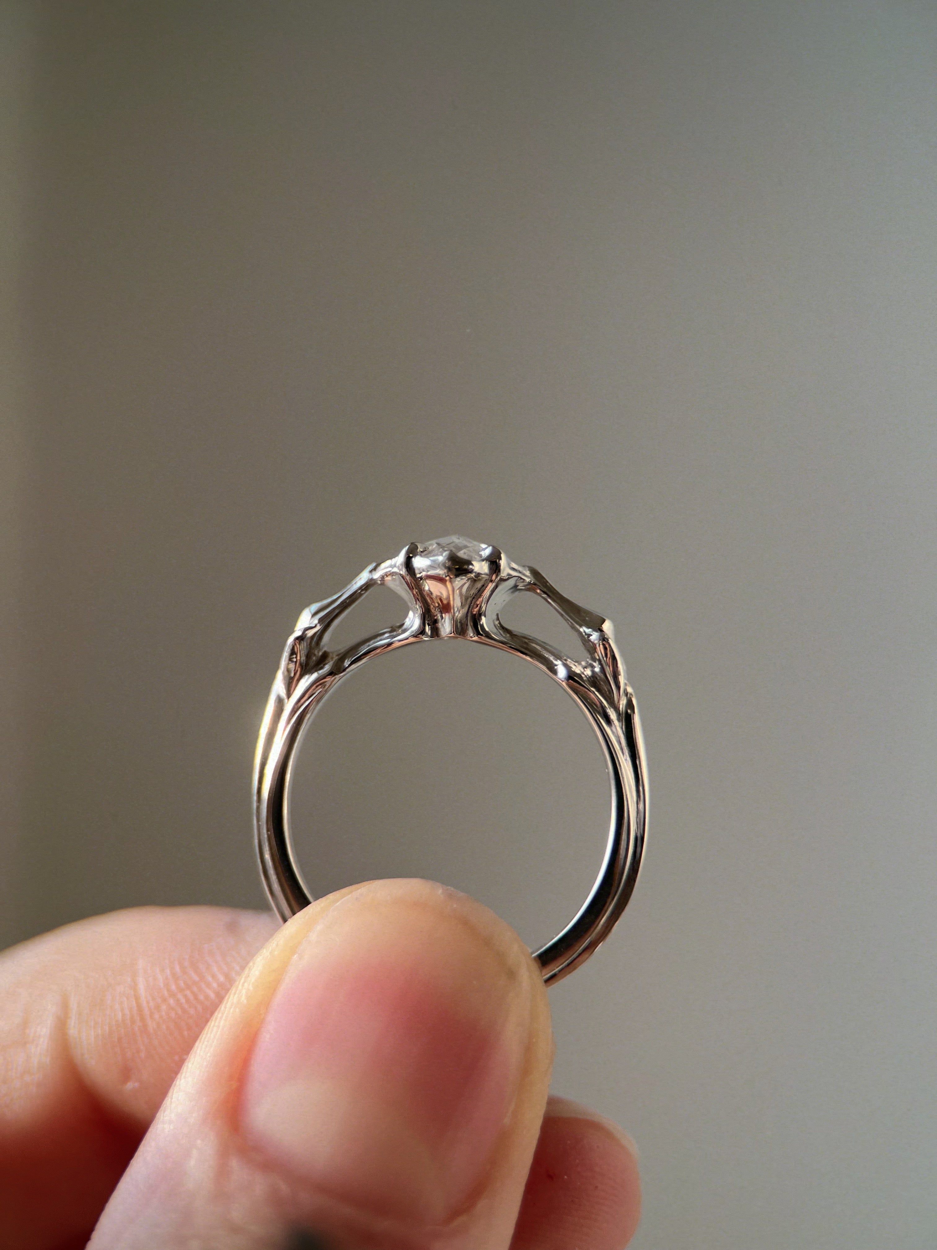 Buttress // 14kw +0.81ct Diamond