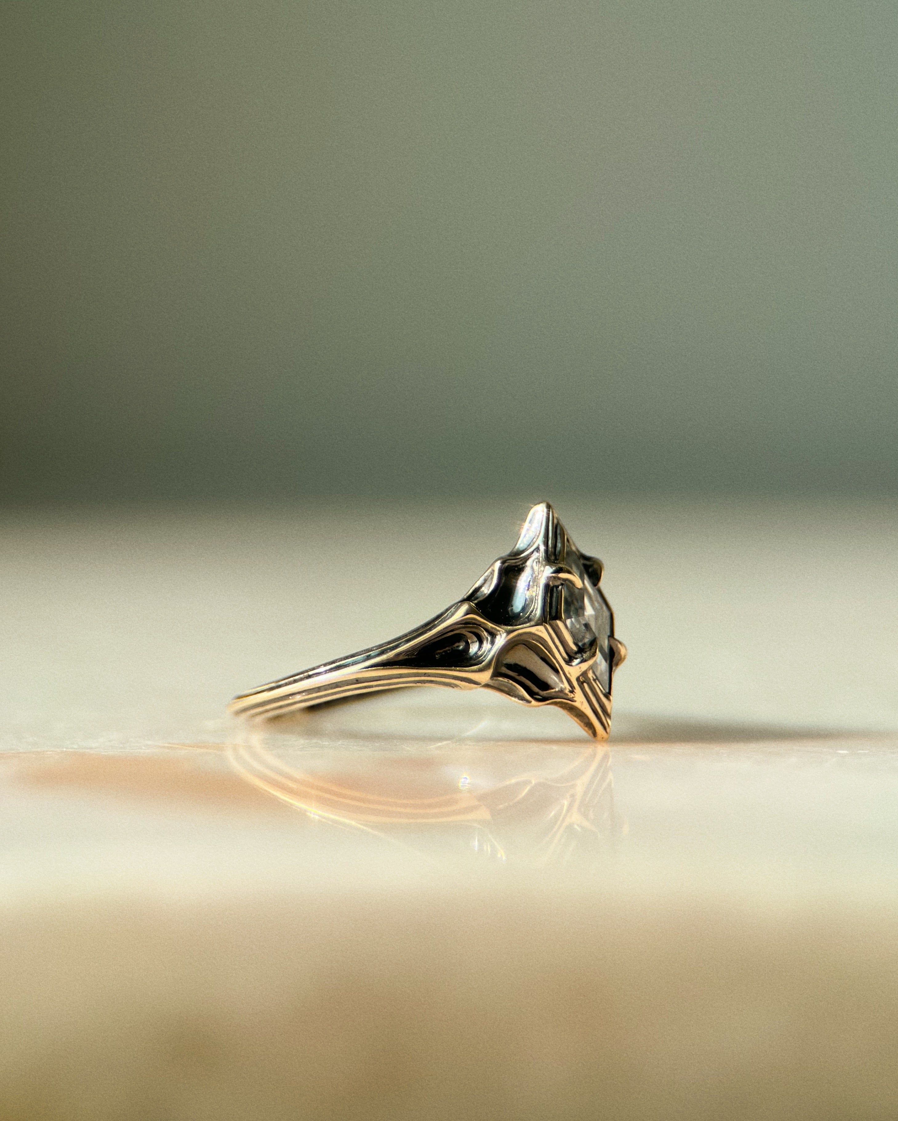 Omne // 14ky Gold + White Moissanite // 5.5