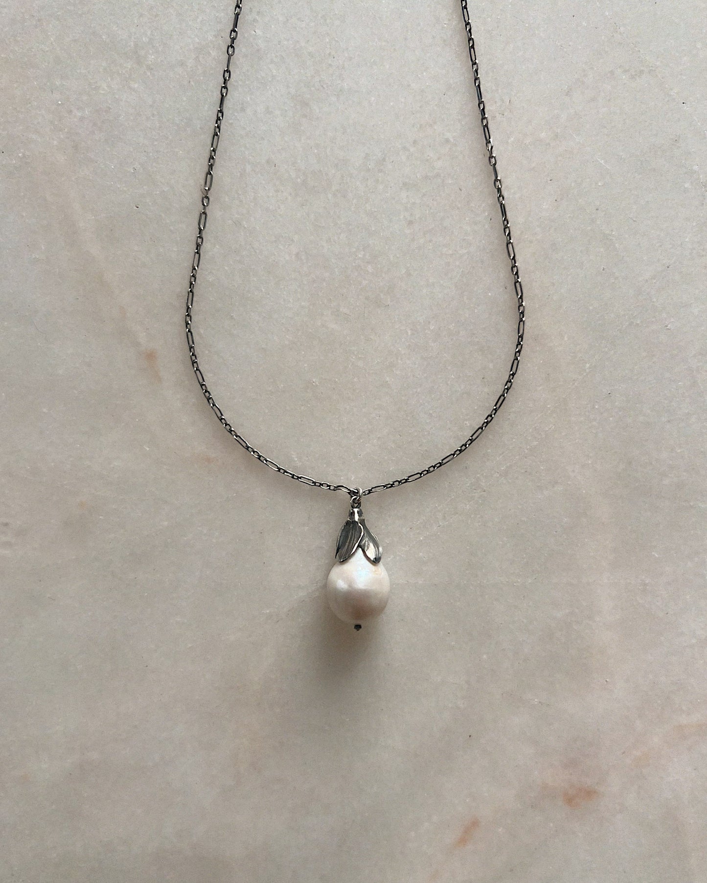 Daphne II // Large Baroque Pearl // Necklace