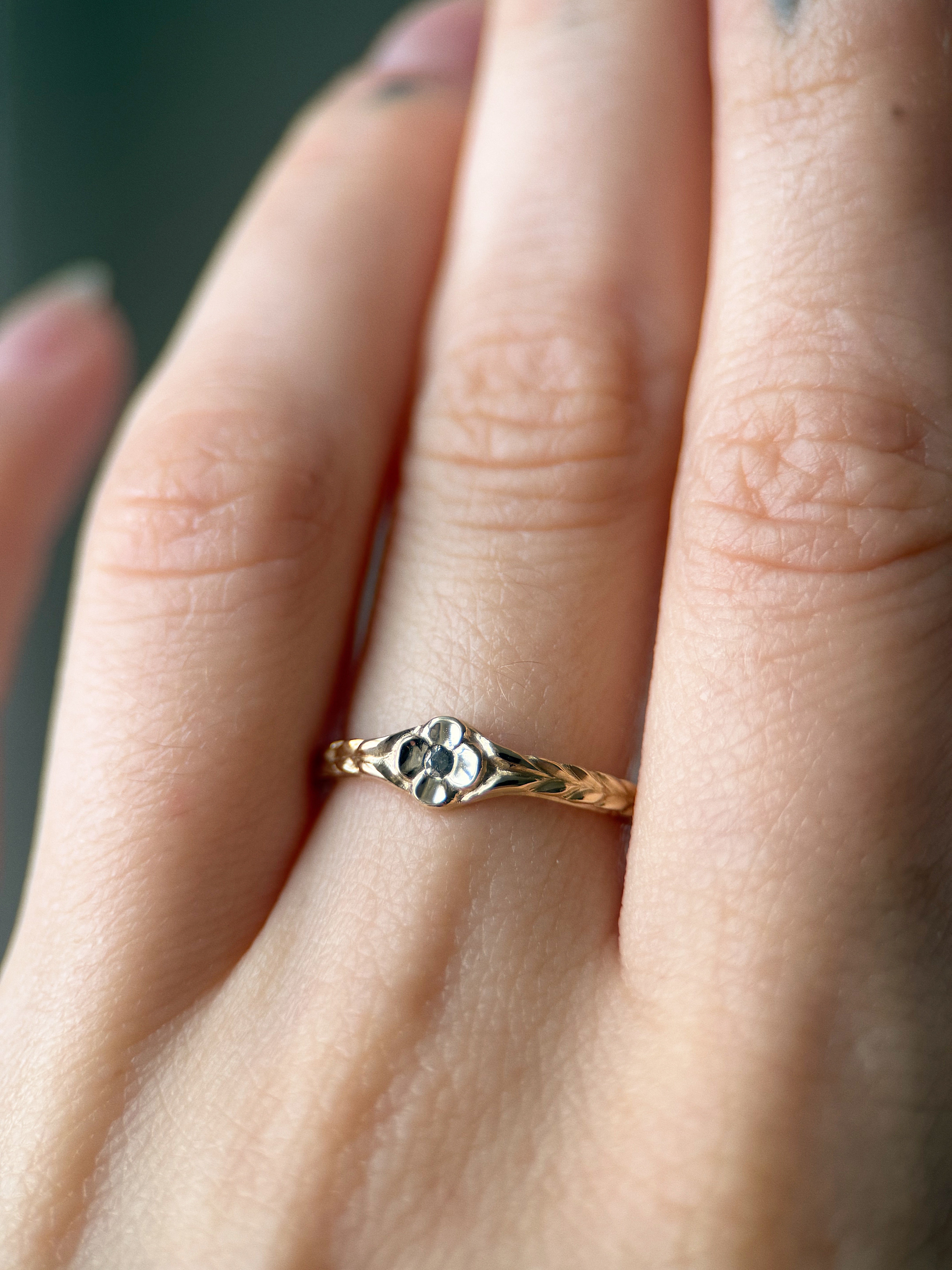 Posy // Gold
