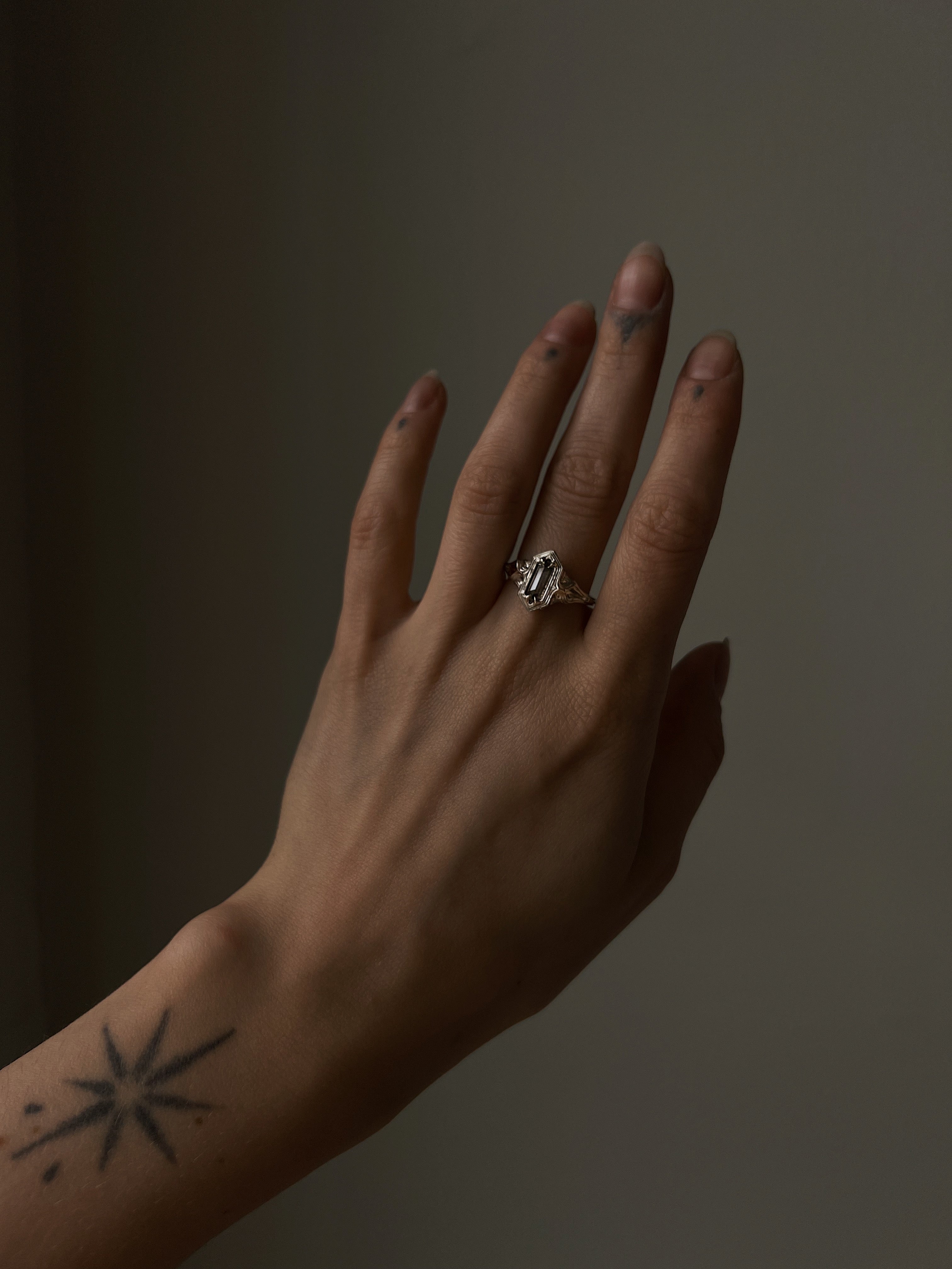 Dais II // 14kw + 0.97ct Diamond