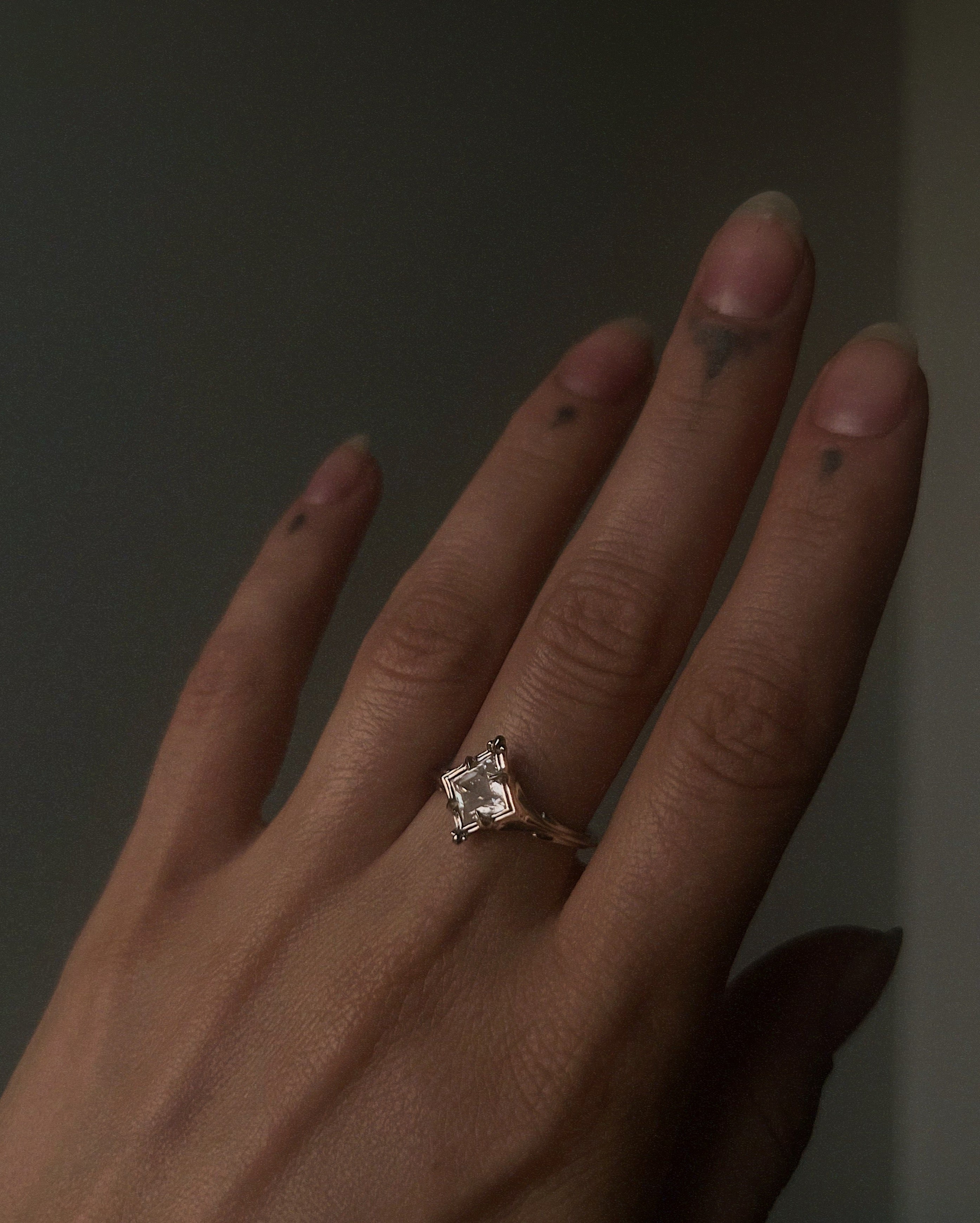 The Mirror Pt II // 14kw + 1.43ct Diamond