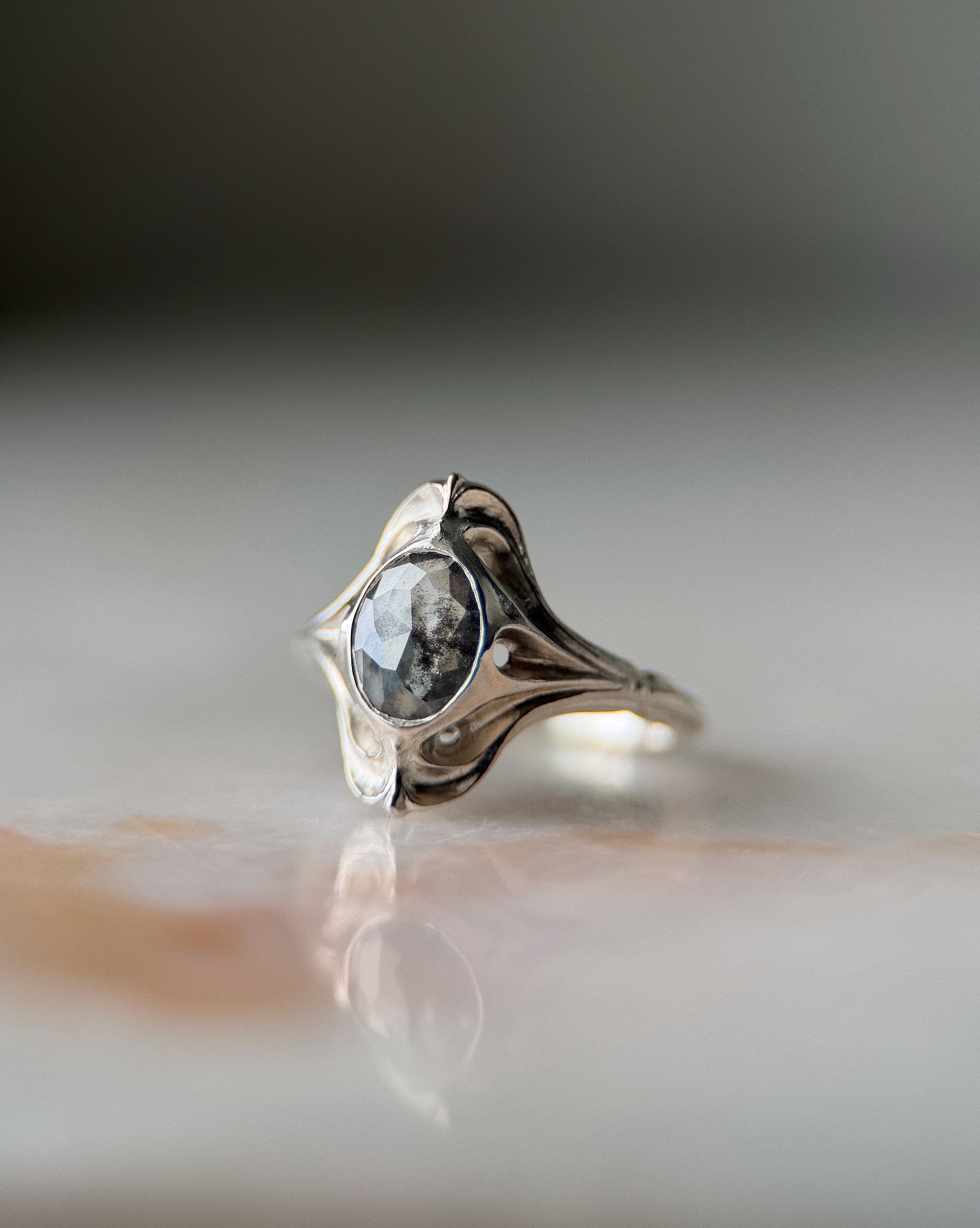 Navis // 6x8mm
