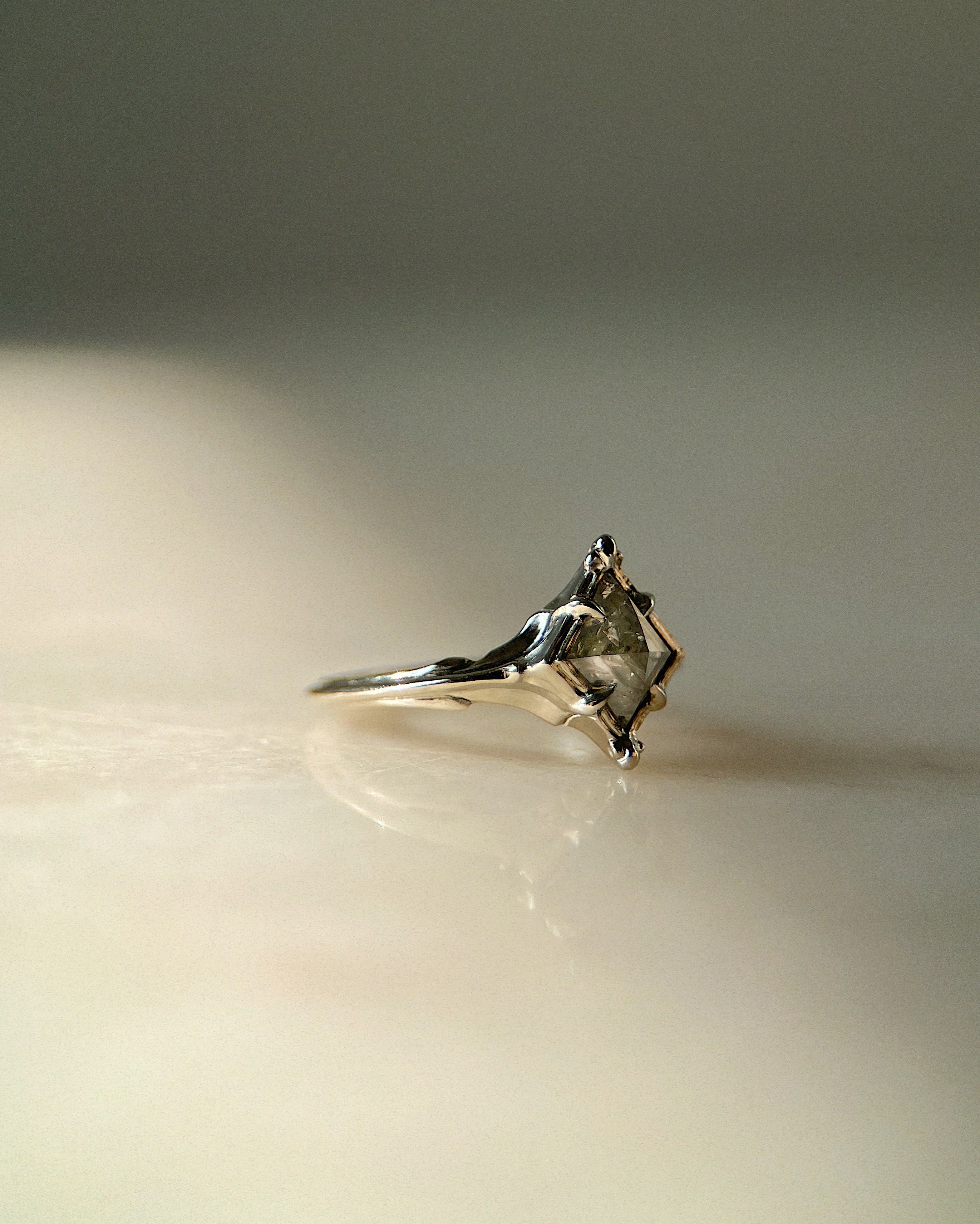The Mirror Pt II // 14kw + 1.43ct Diamond