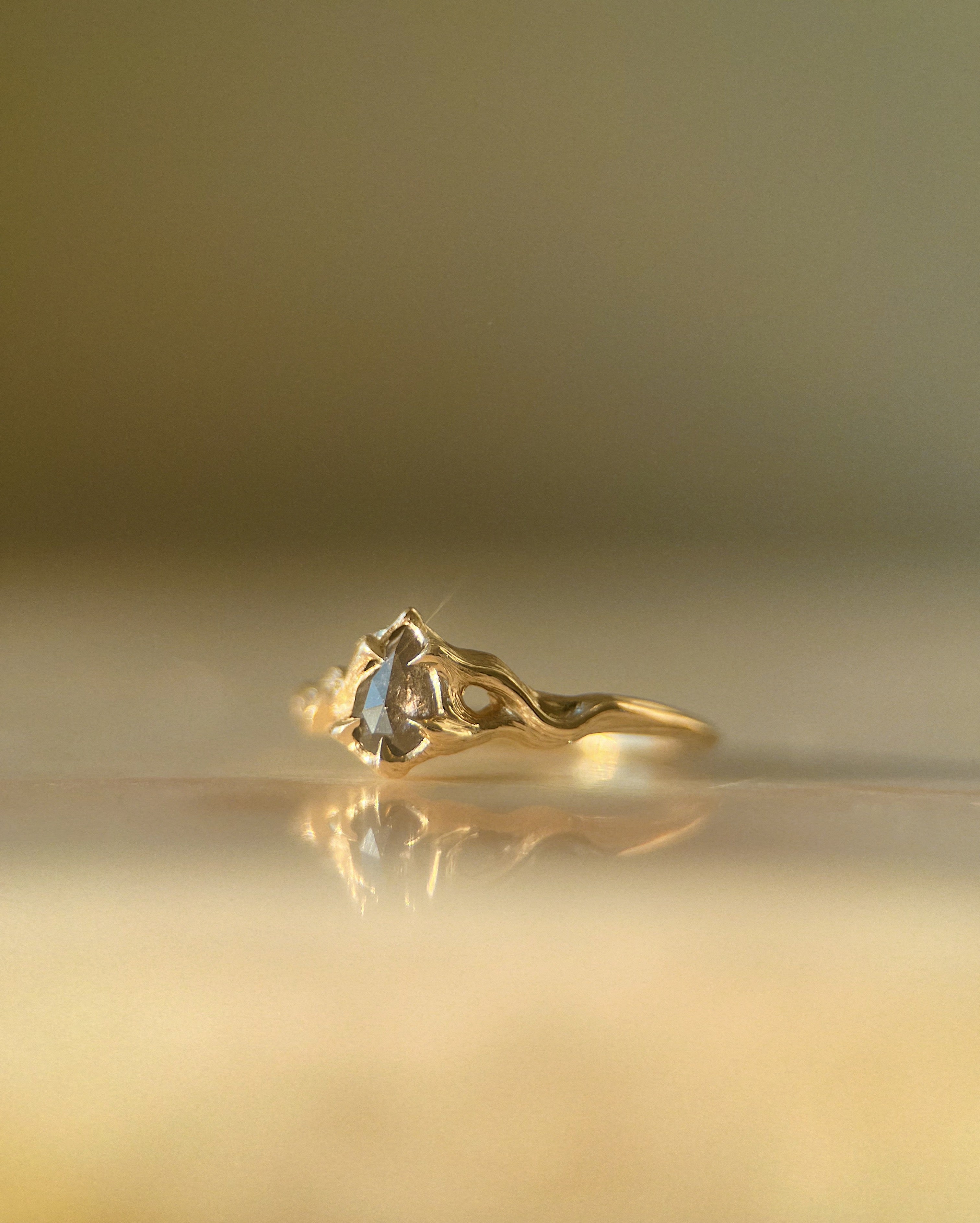 Pyre Pt II // 4x6mm // Gold