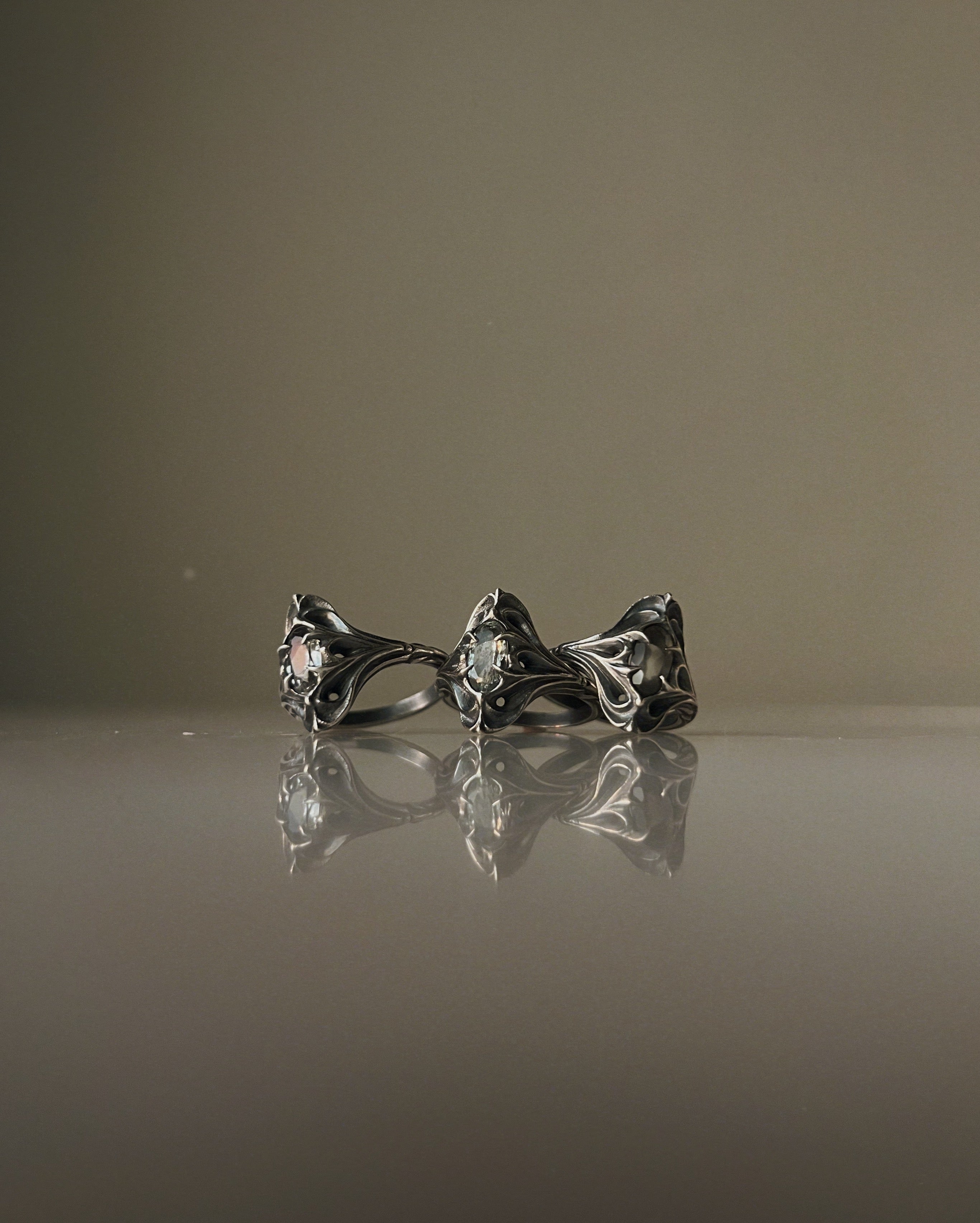 Navis // 4x8mm Salt & Pepper Diamond // 6