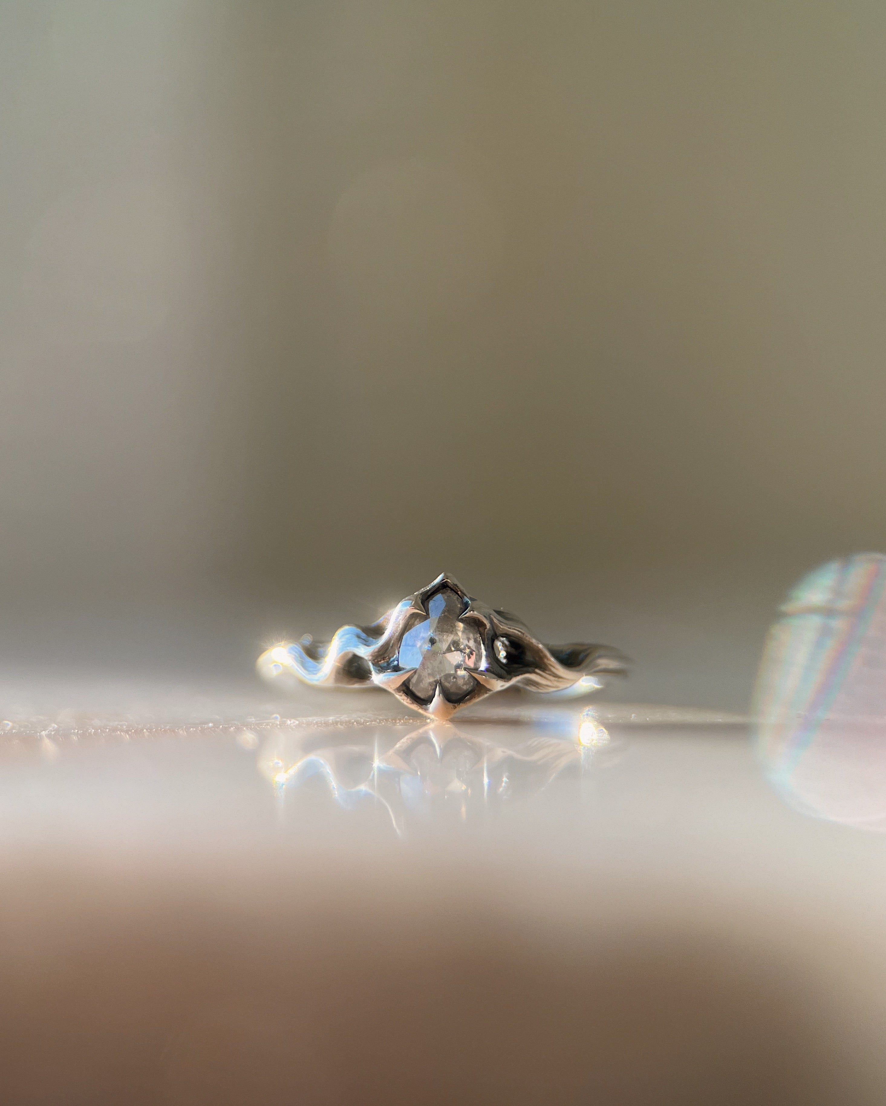 Pyre Pt II // 4x6mm // Gold
