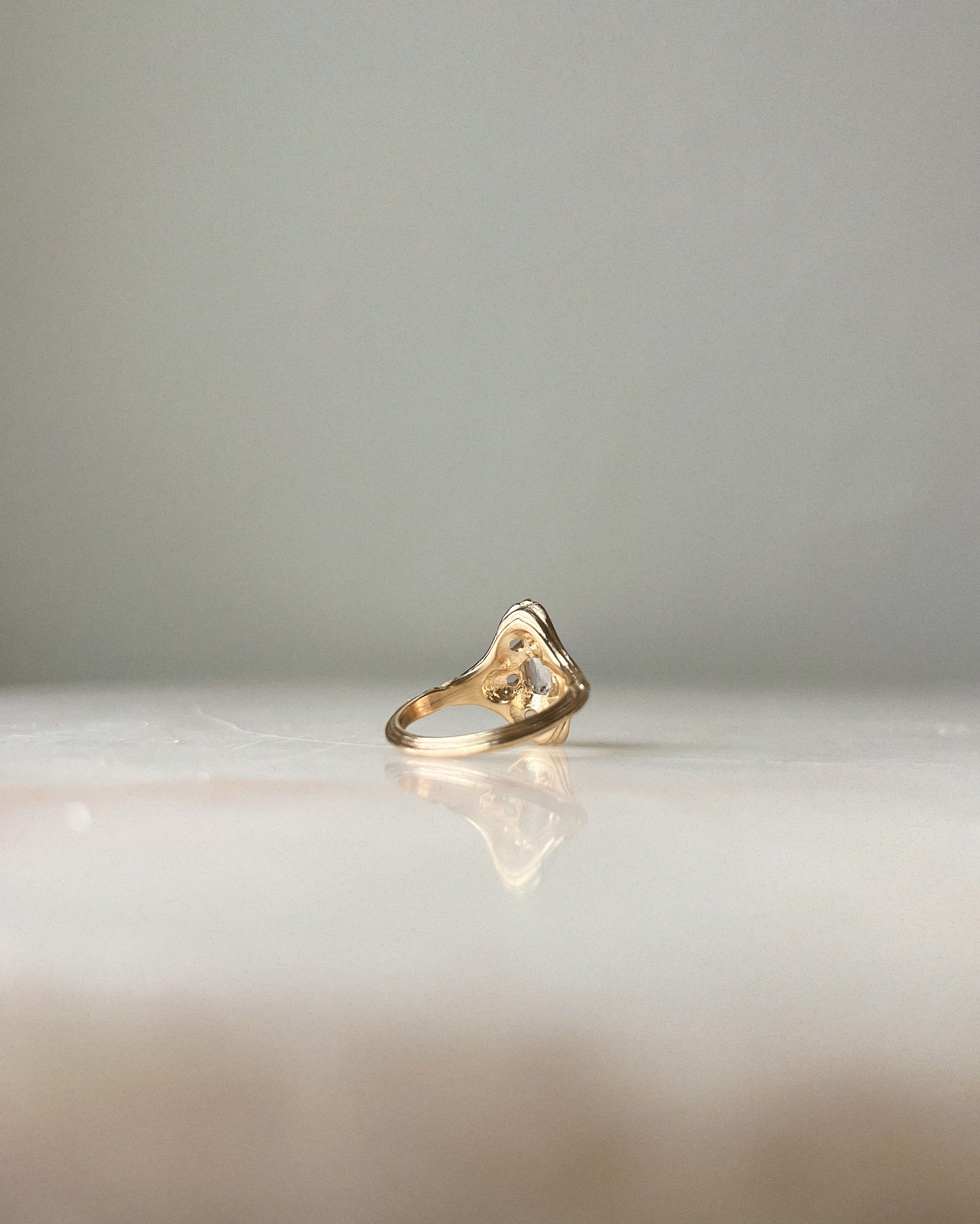 Navis // 14ky Gold + White Topaz // 6.25
