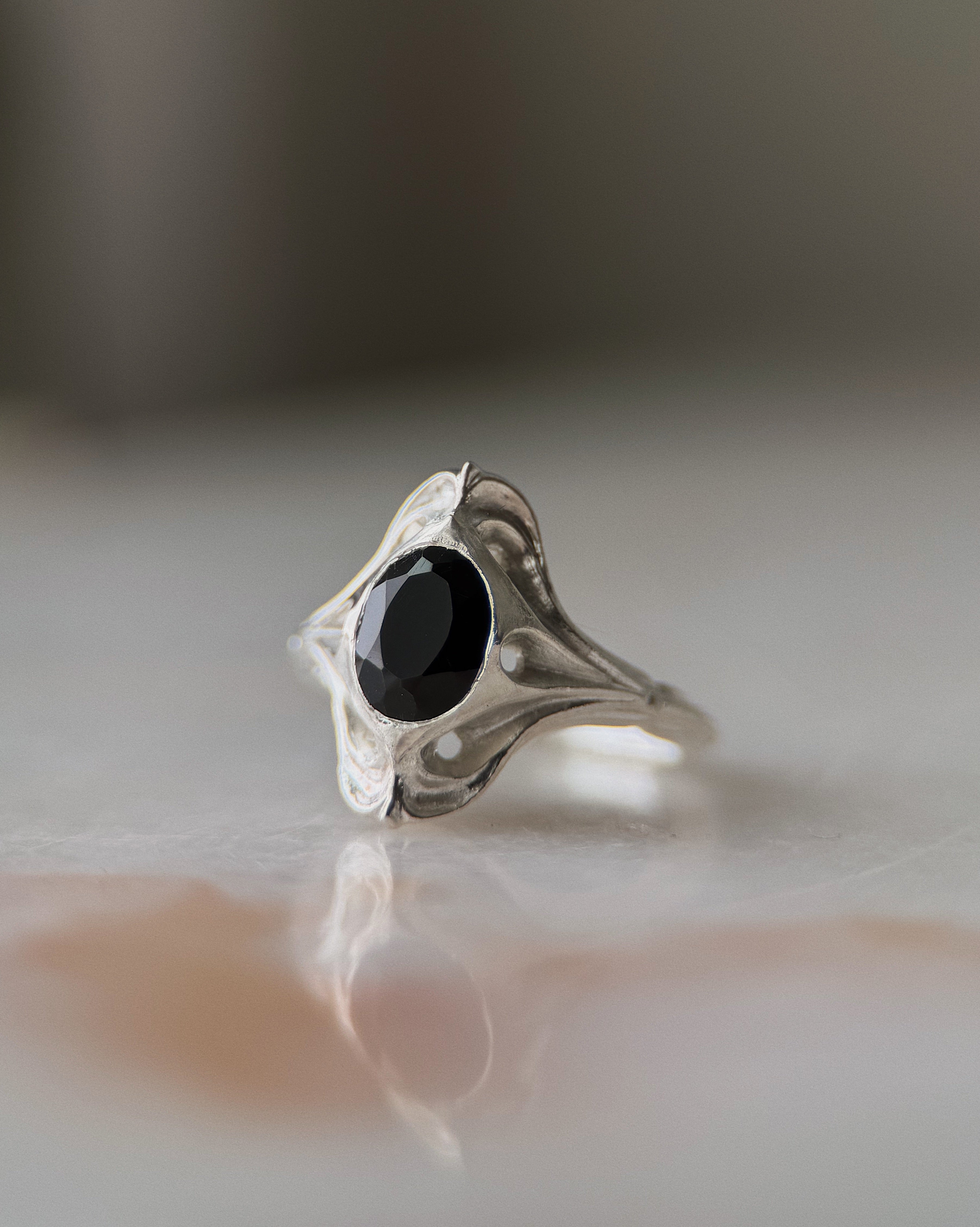 Navis // 6x8mm
