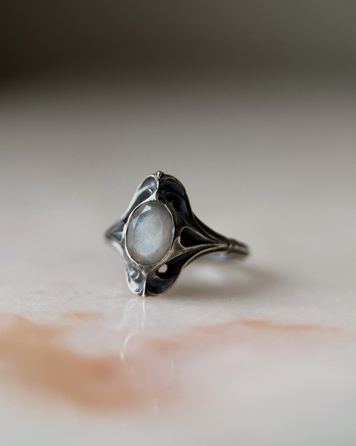 Navis // 6x8mm Grey Moonstone // 6