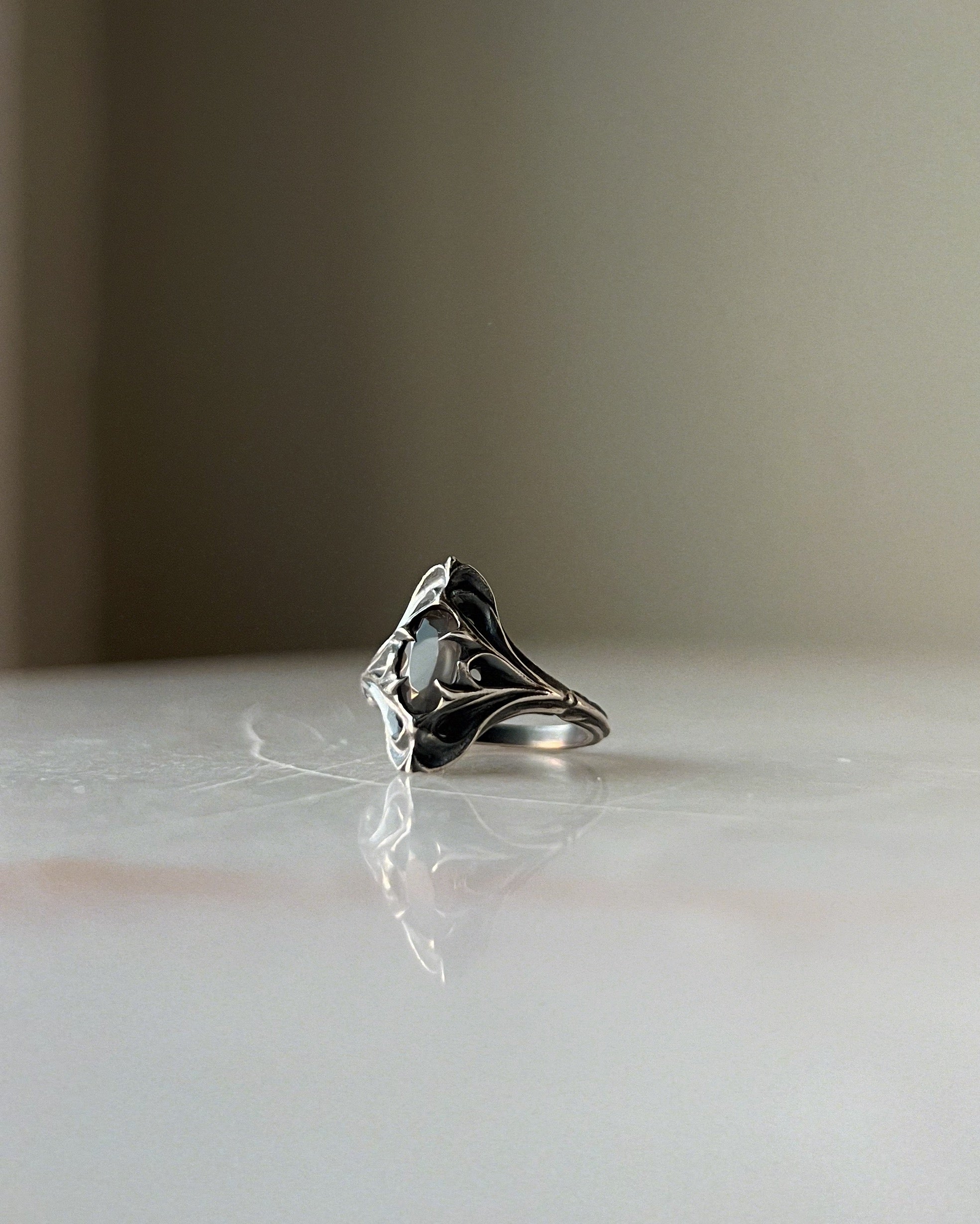 Navis // 4x8mm