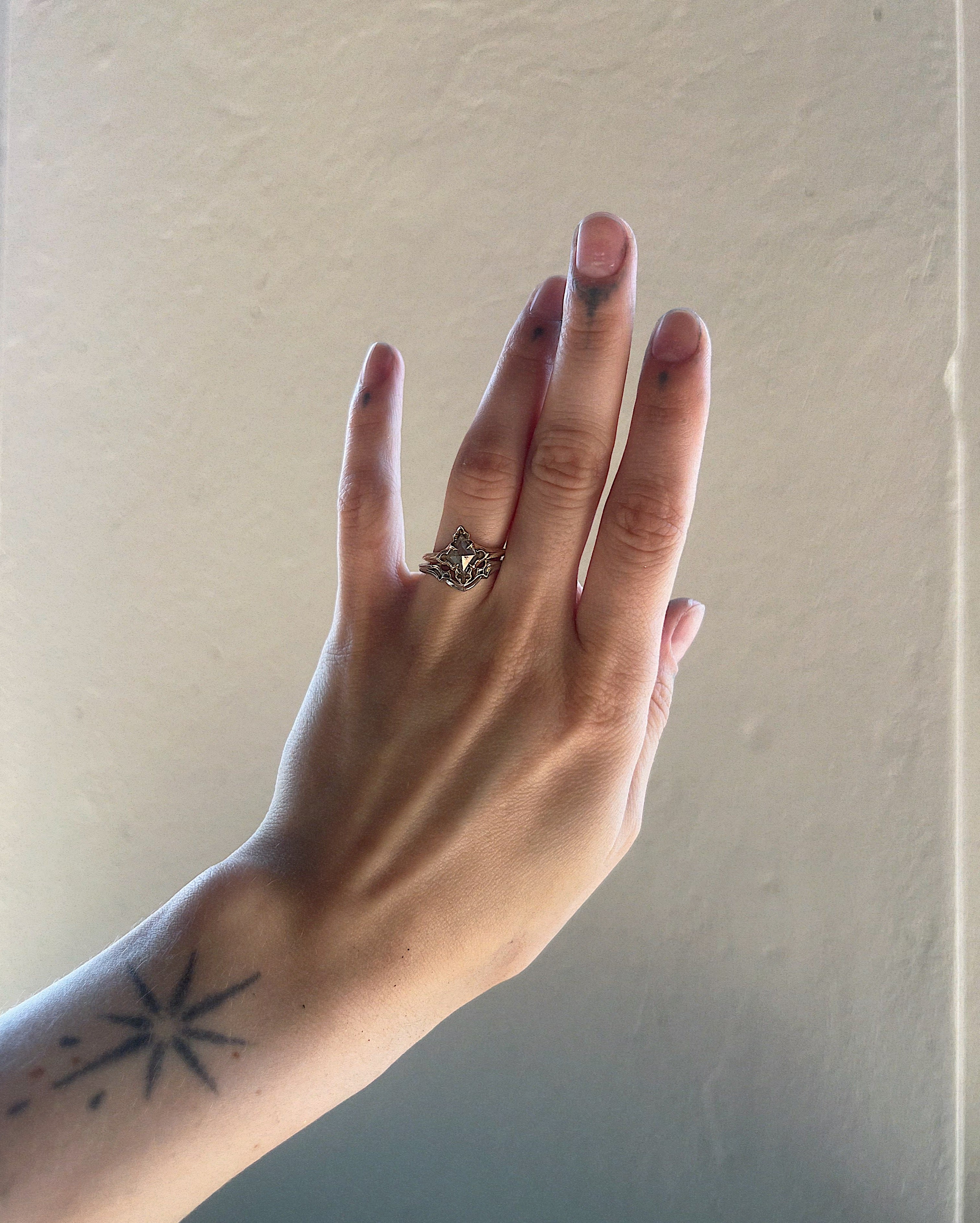 Bastion II // 14ky + 1.01ct Diamond