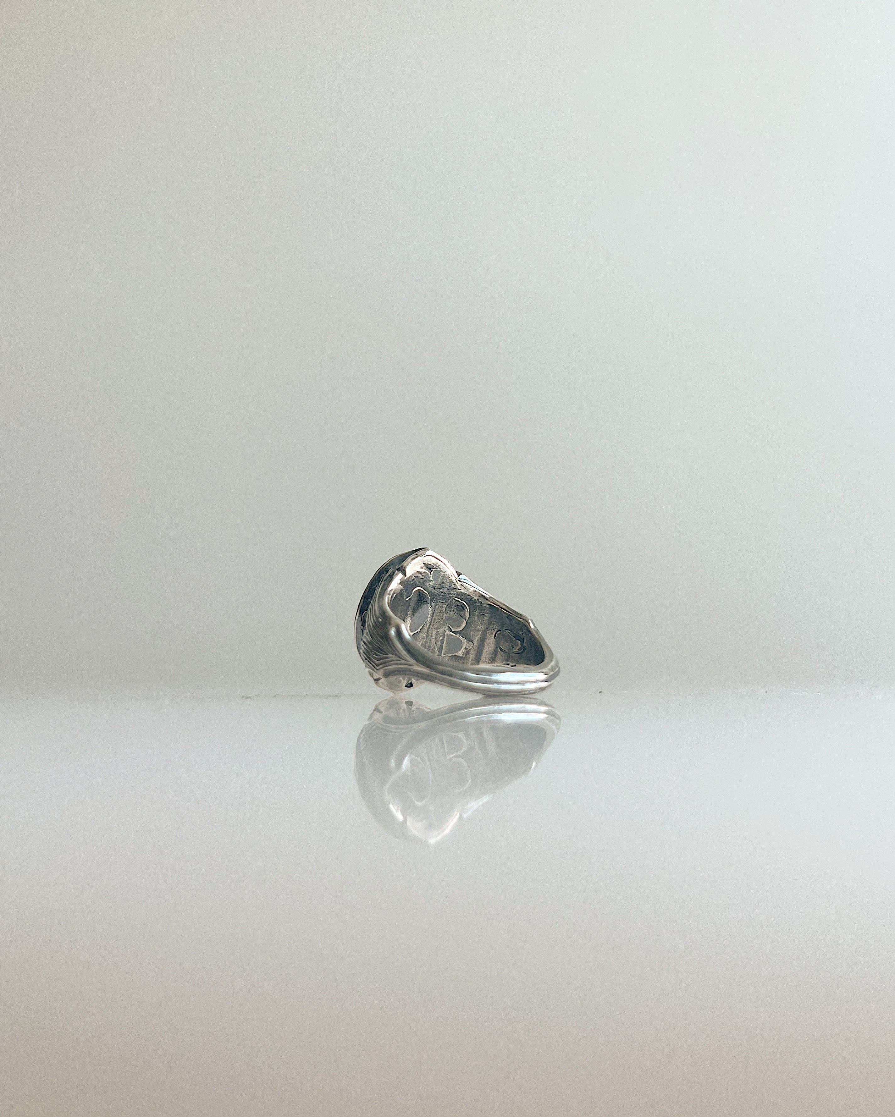 The Vestige // Signet