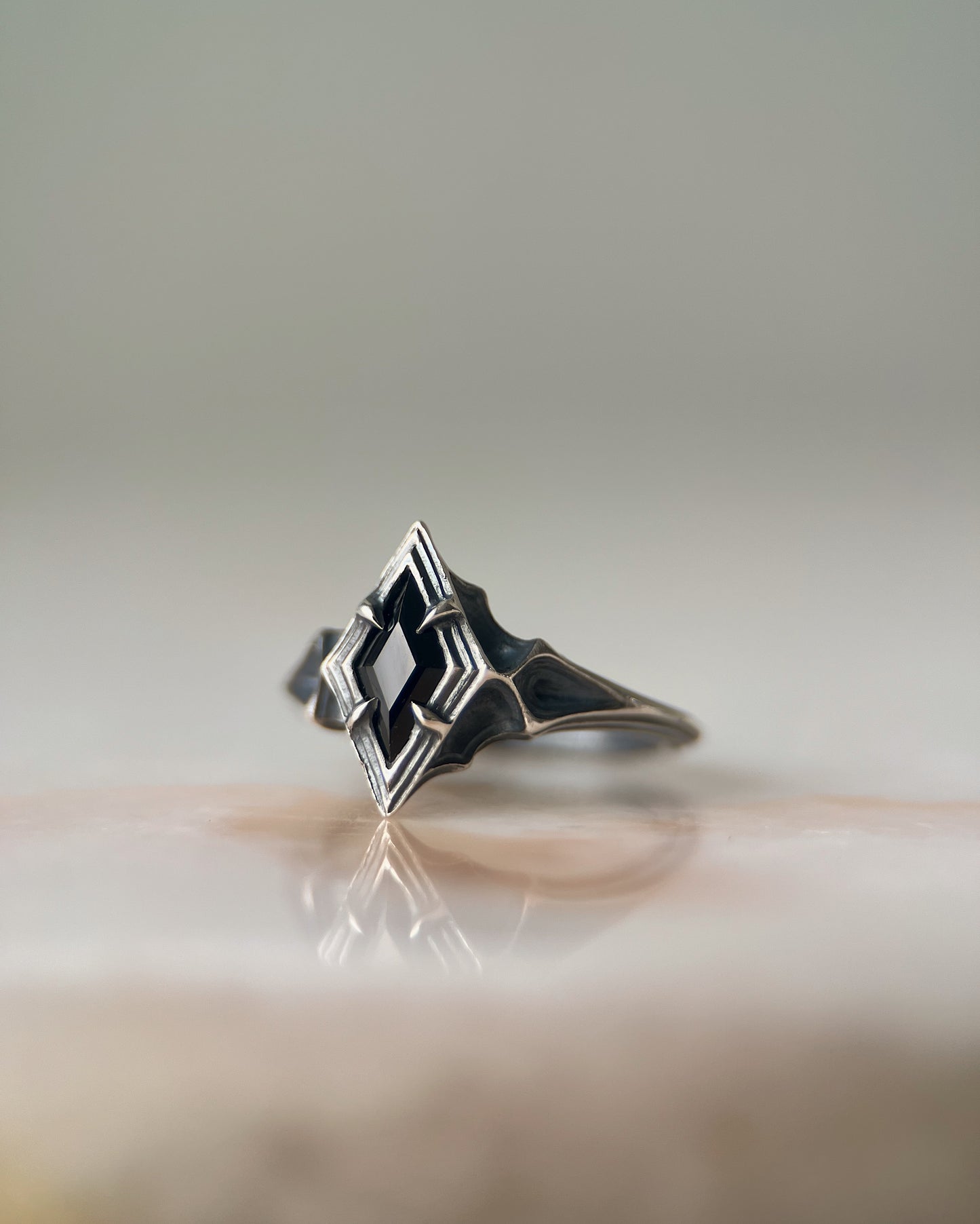 Omne // Ring