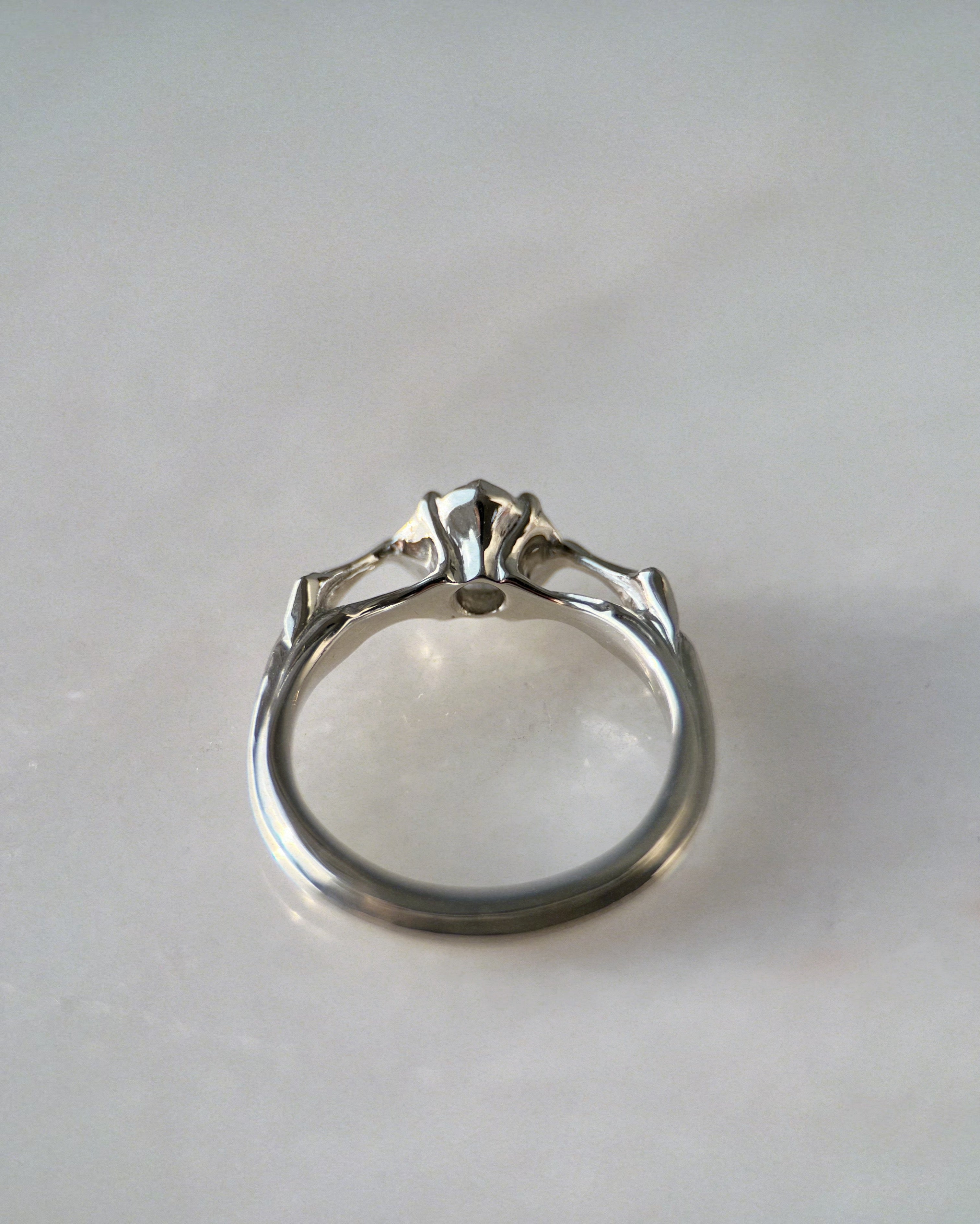 Buttress // 14kw +0.81ct Diamond
