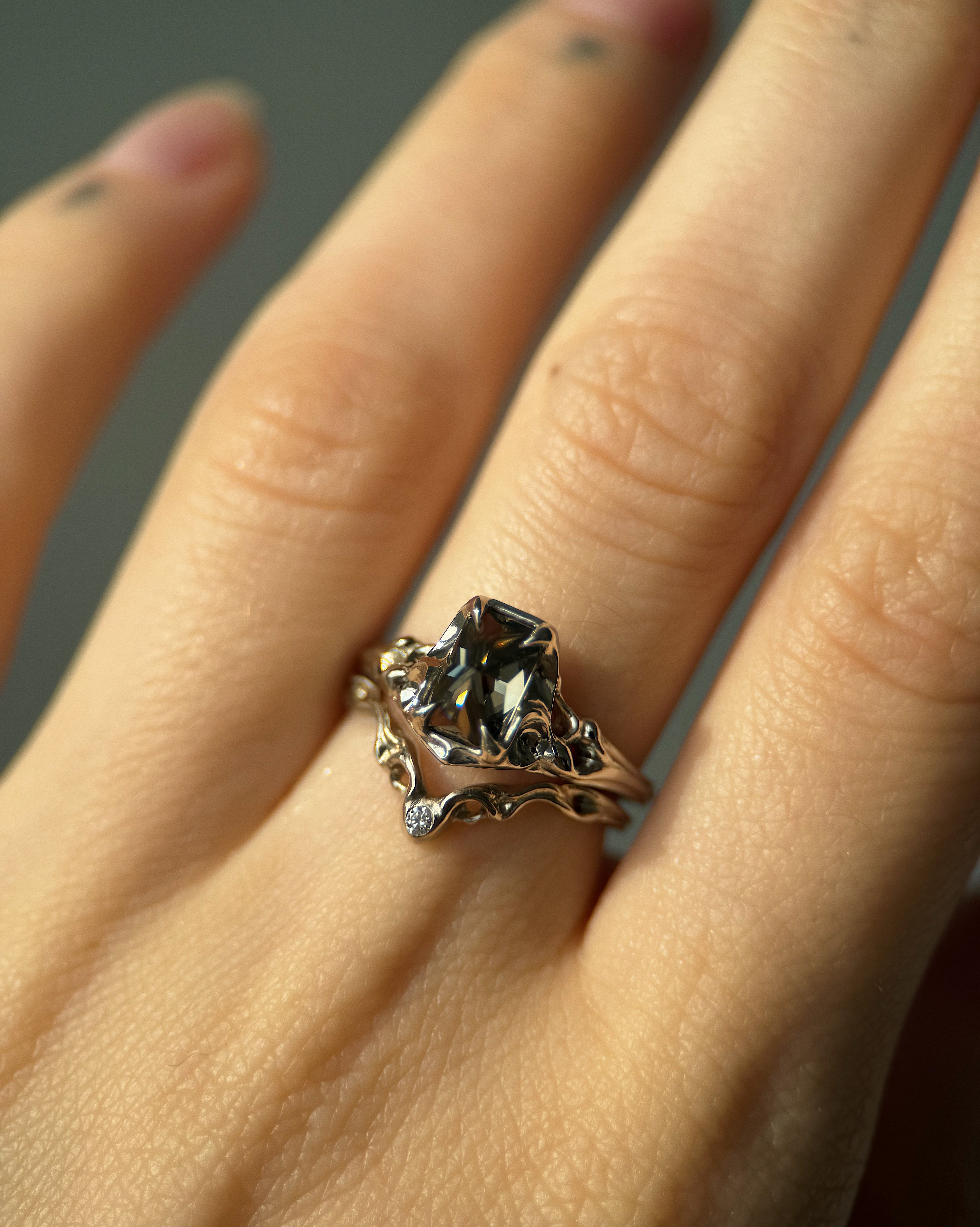 The Serpent // 14kw + 1.14ct Diamond // 6