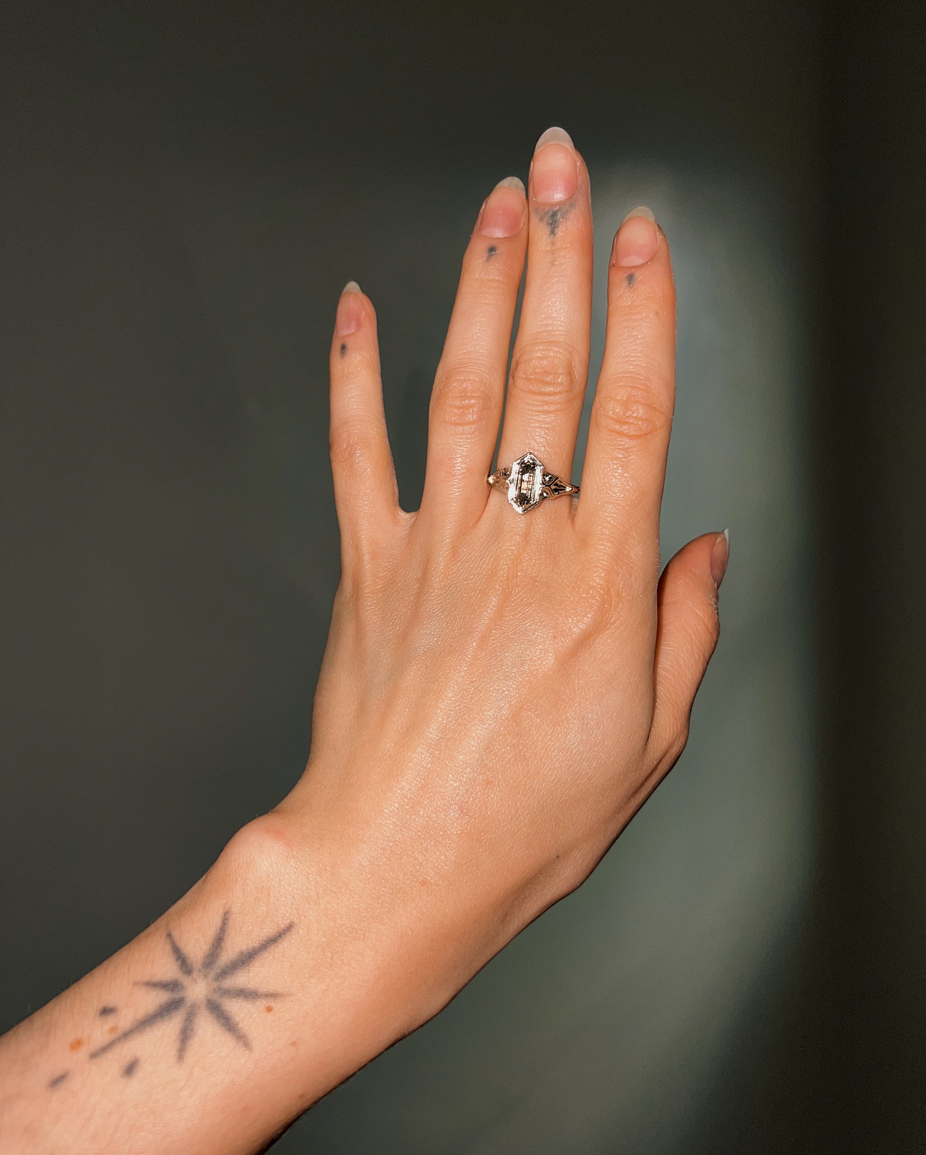 Dais II // 14kw + 0.97ct Diamond