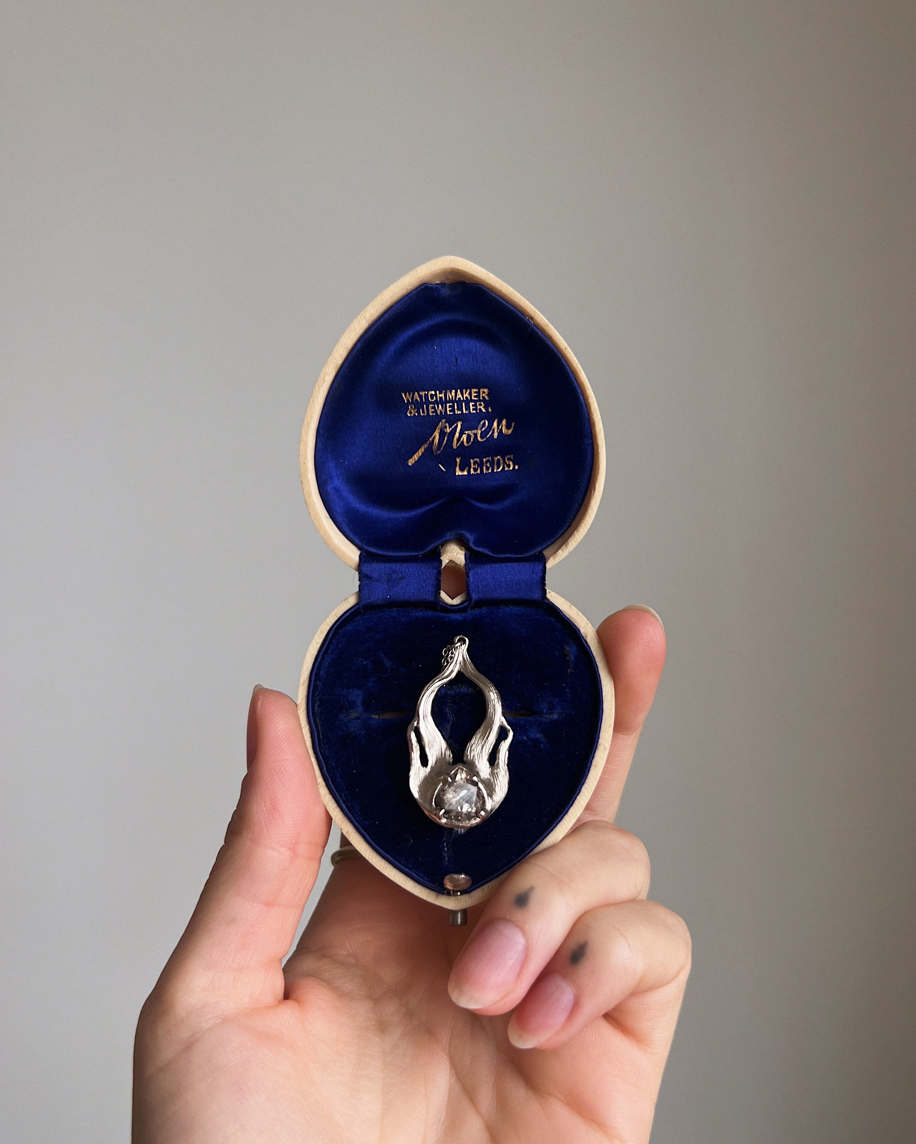 Pyre ((The White Fire)) // 14kw + Scapolite Necklace