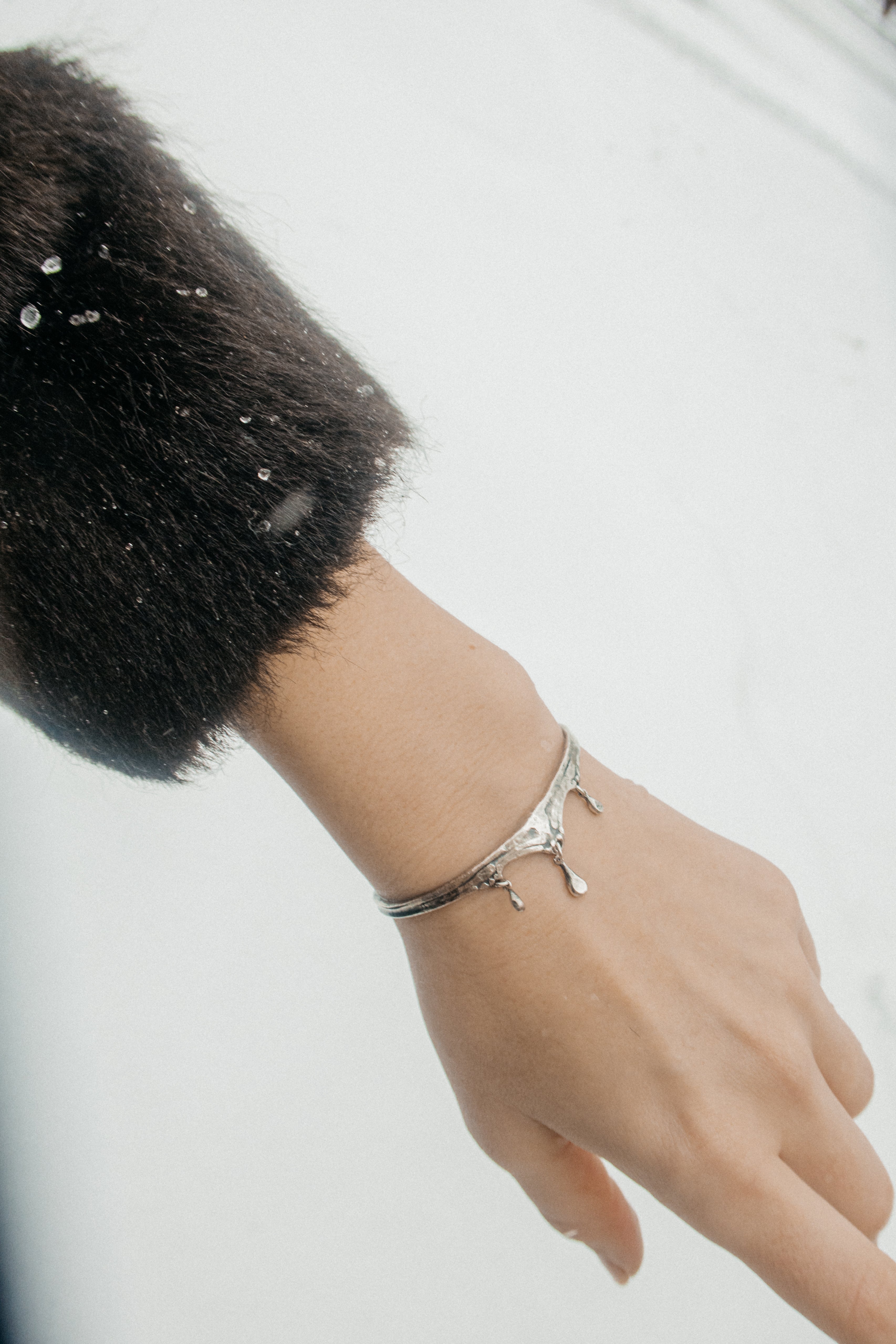 Vault // Cuff