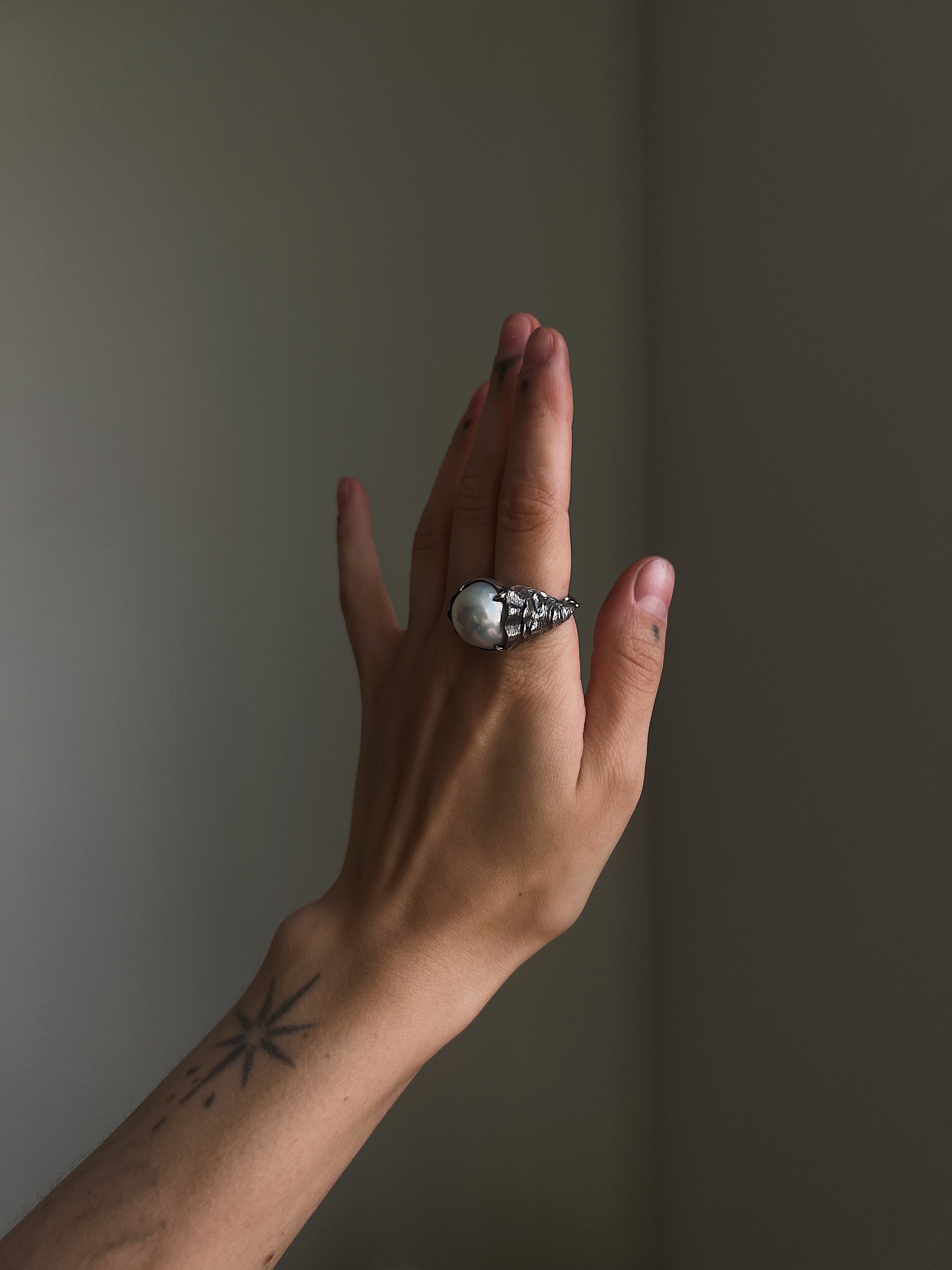 Divers // Silver + Freshwater Pearl