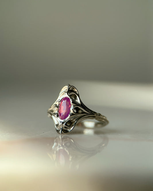 Navis // 14k White Gold + 0.99ct Sapphire // Ring