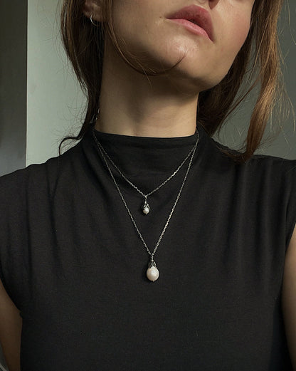 Daphne II // Small Baroque Pearl // Necklace