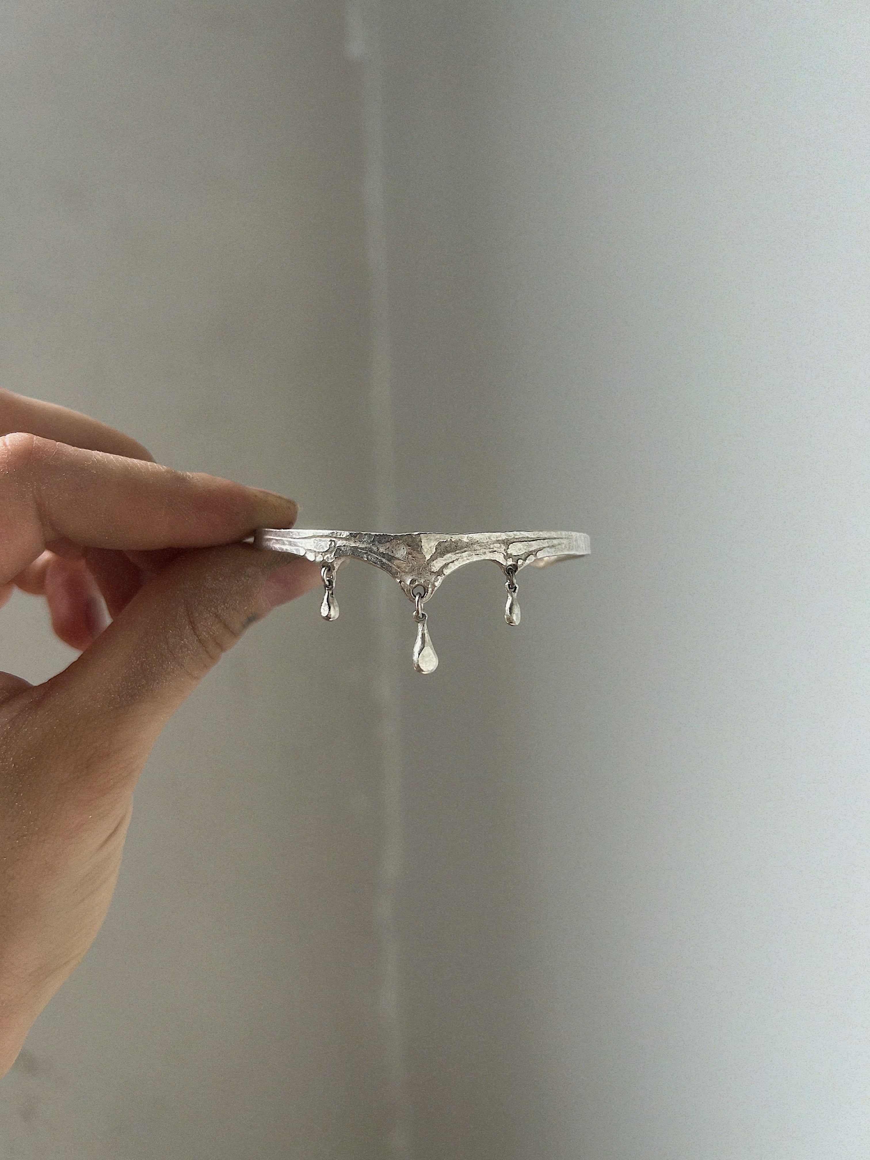 Vault // Cuff