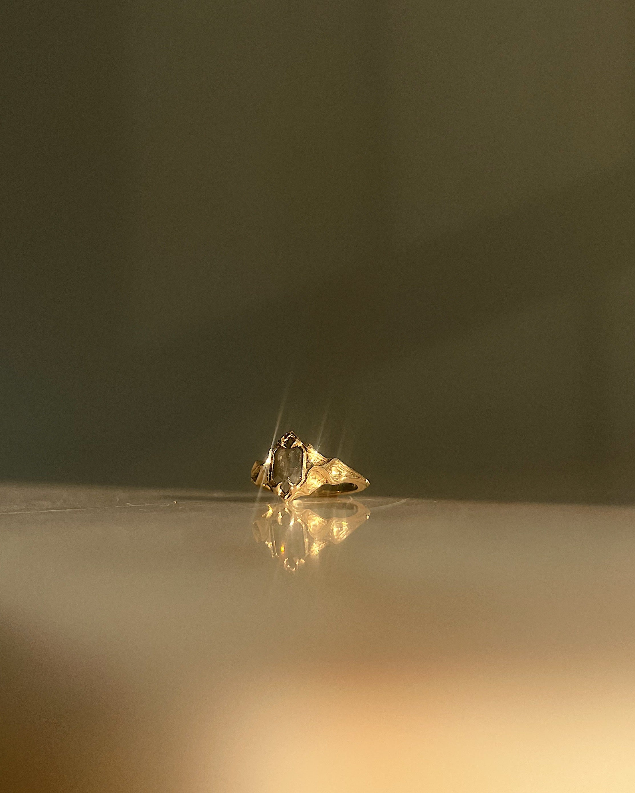Dais // 14ky + 0.64ct Diamond