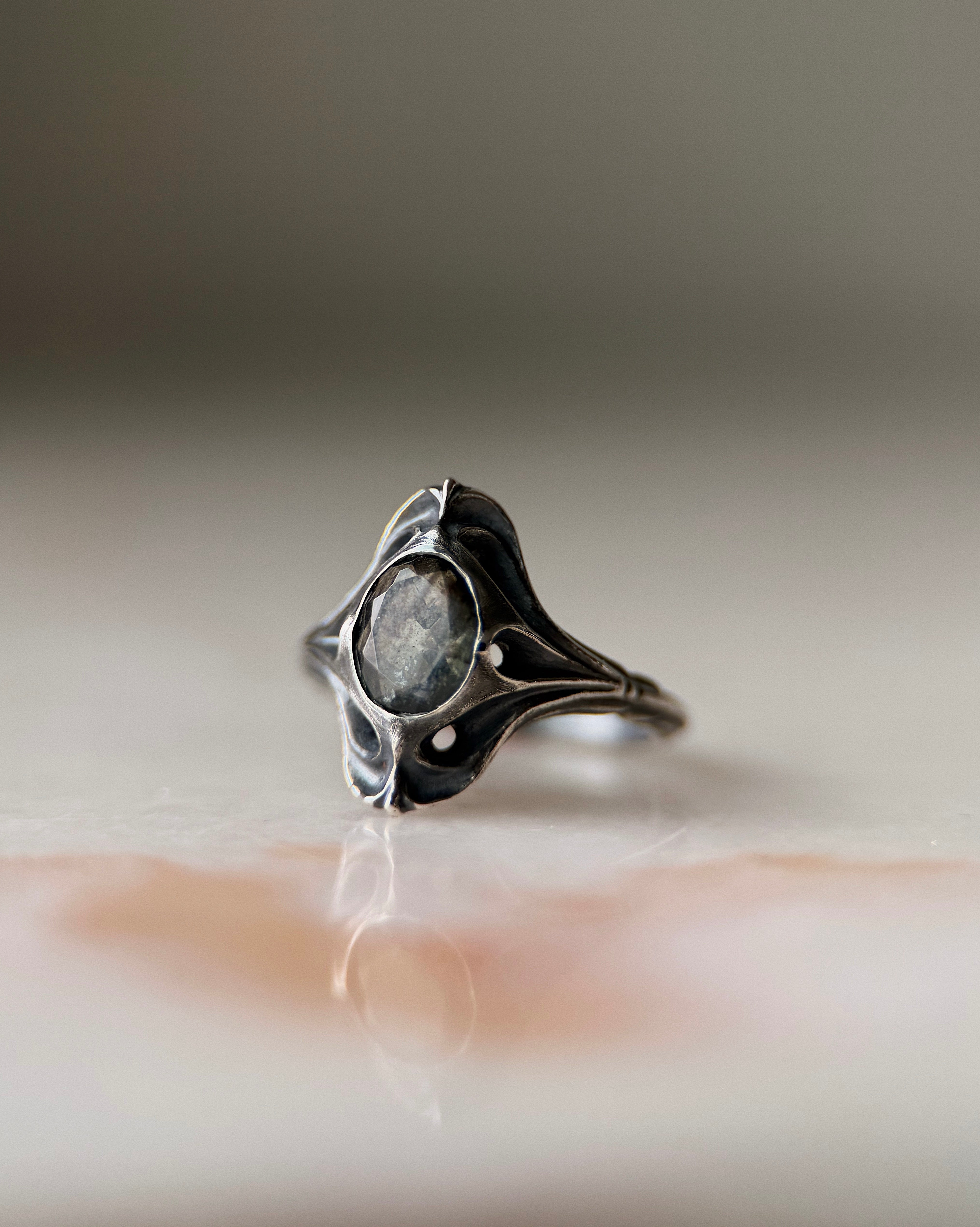Navis // 6x8mm