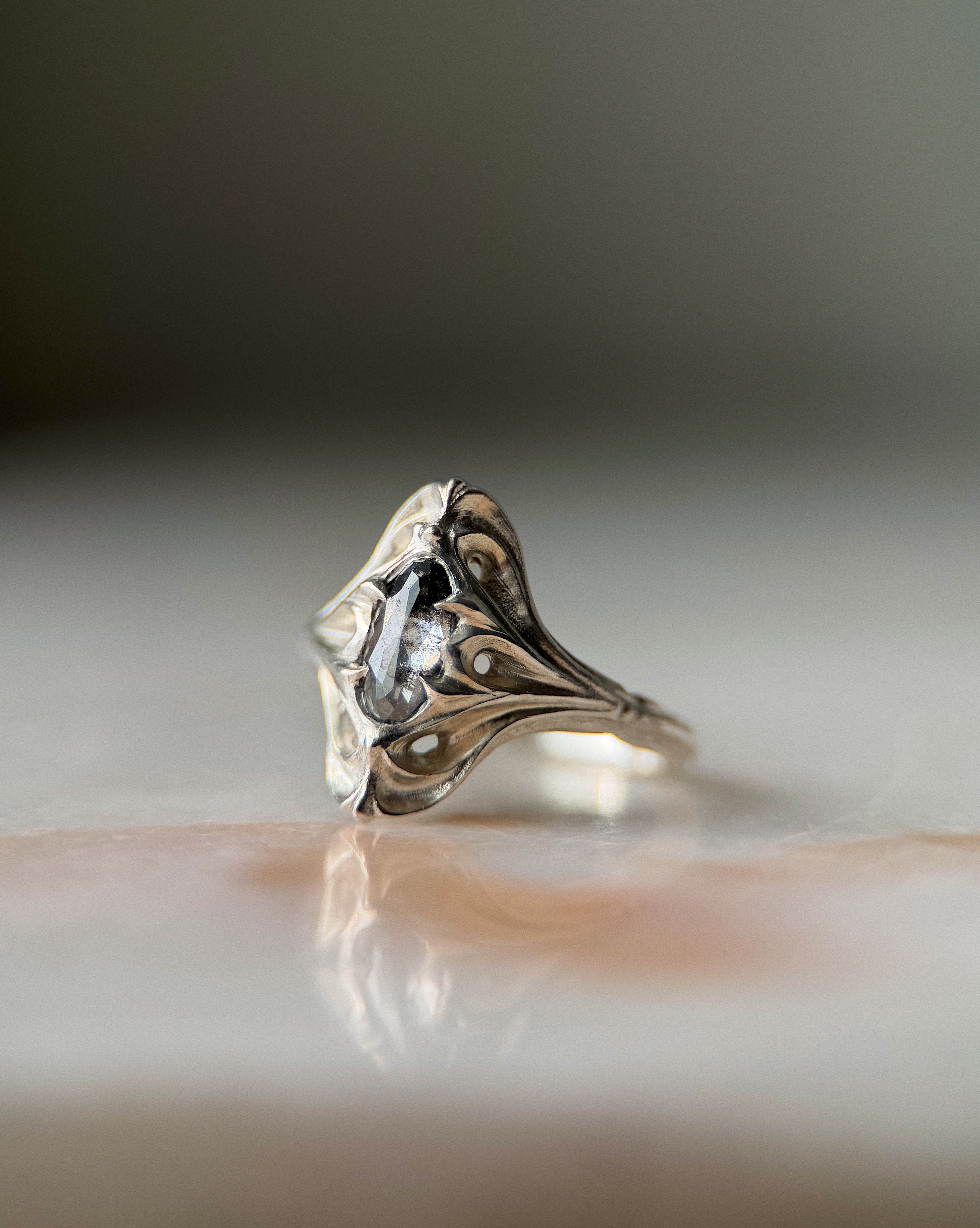 Navis // 4x8mm