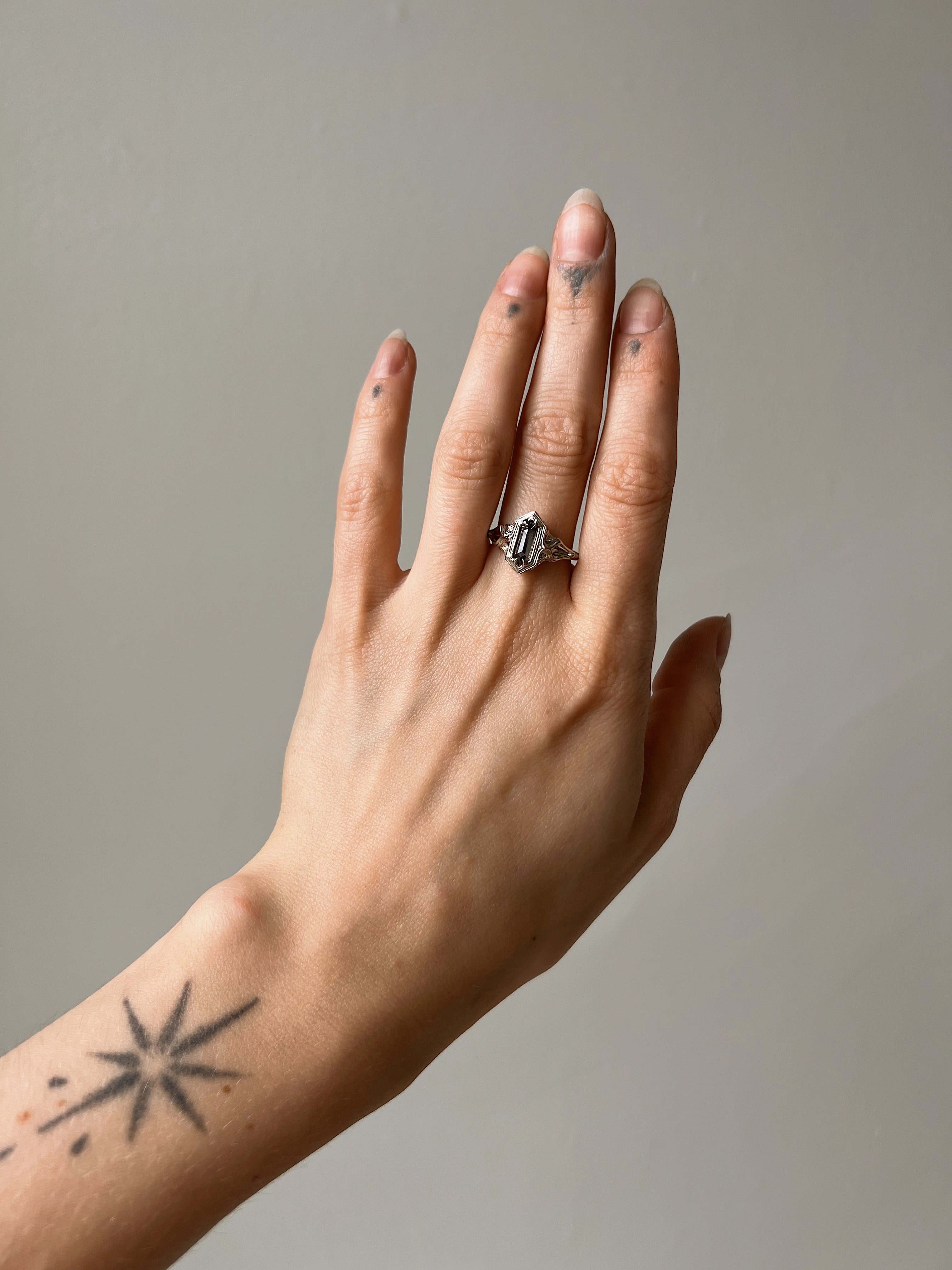 Dais II // 14kw + 0.97ct Diamond
