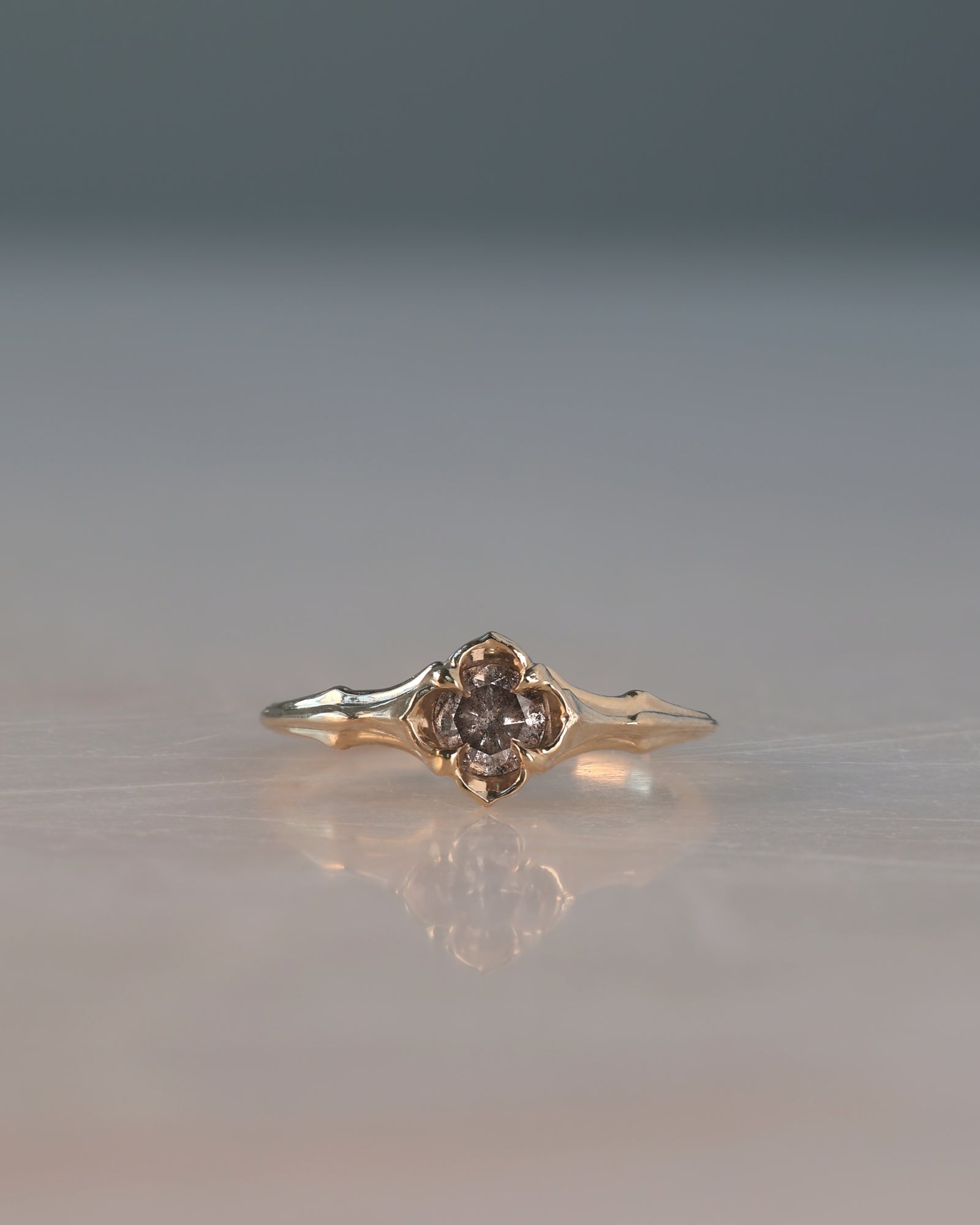 Daphne // 14ky Gold + 5mm Salt & Pepper Diamond // 8