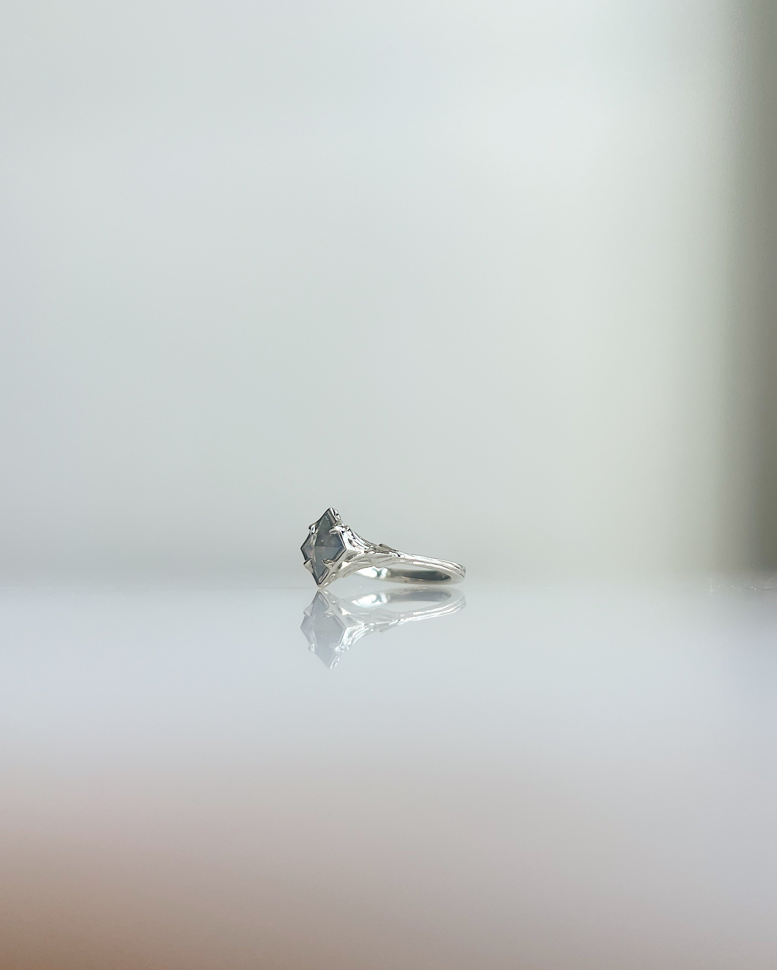 Seraph // 14kw + 0.56ct Diamond