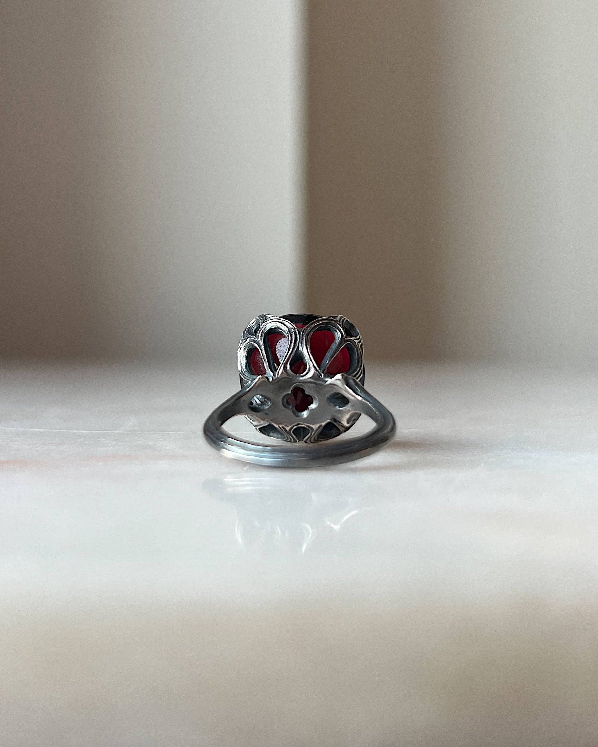 Apse // Silver + 18.7ct Garnet