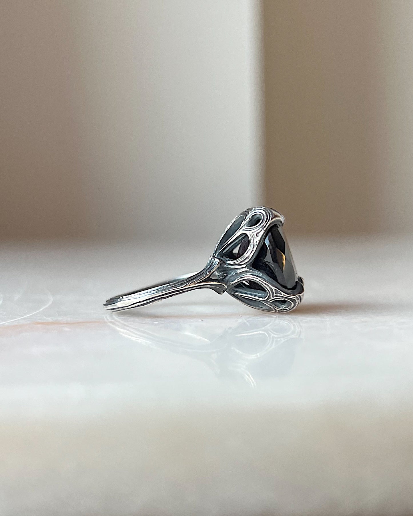 Apse // Garnet One of a Kind // Size 7.25