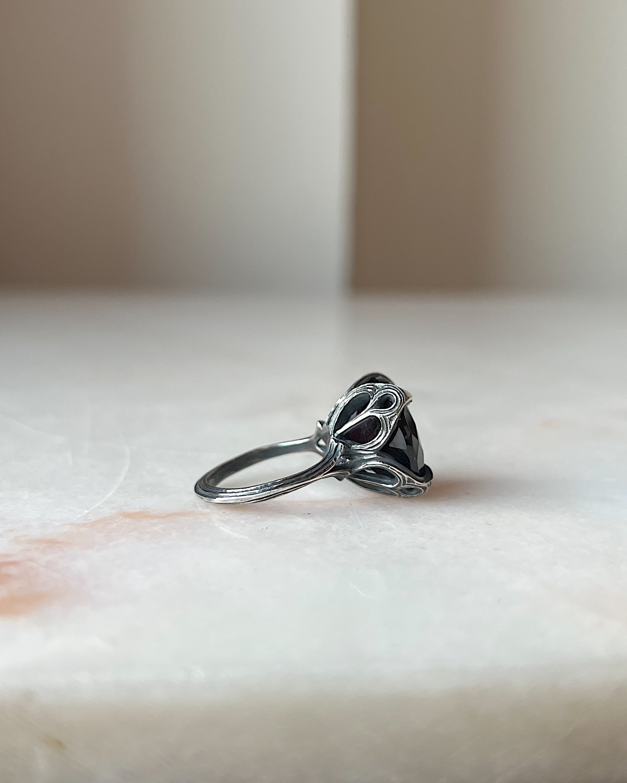 Apse // Silver + 18.7ct Garnet
