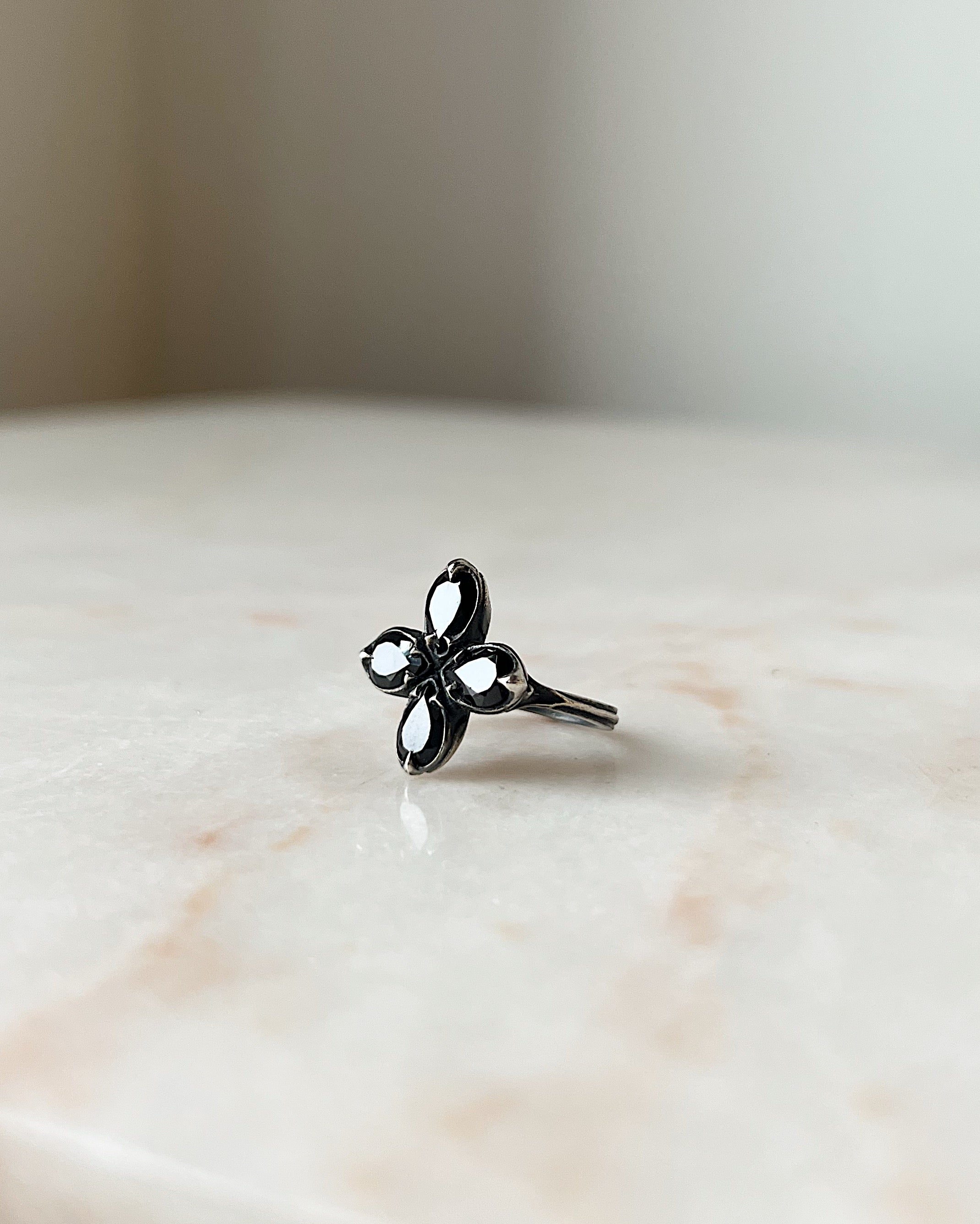 Lily Altar // Black Spinel // 5.75