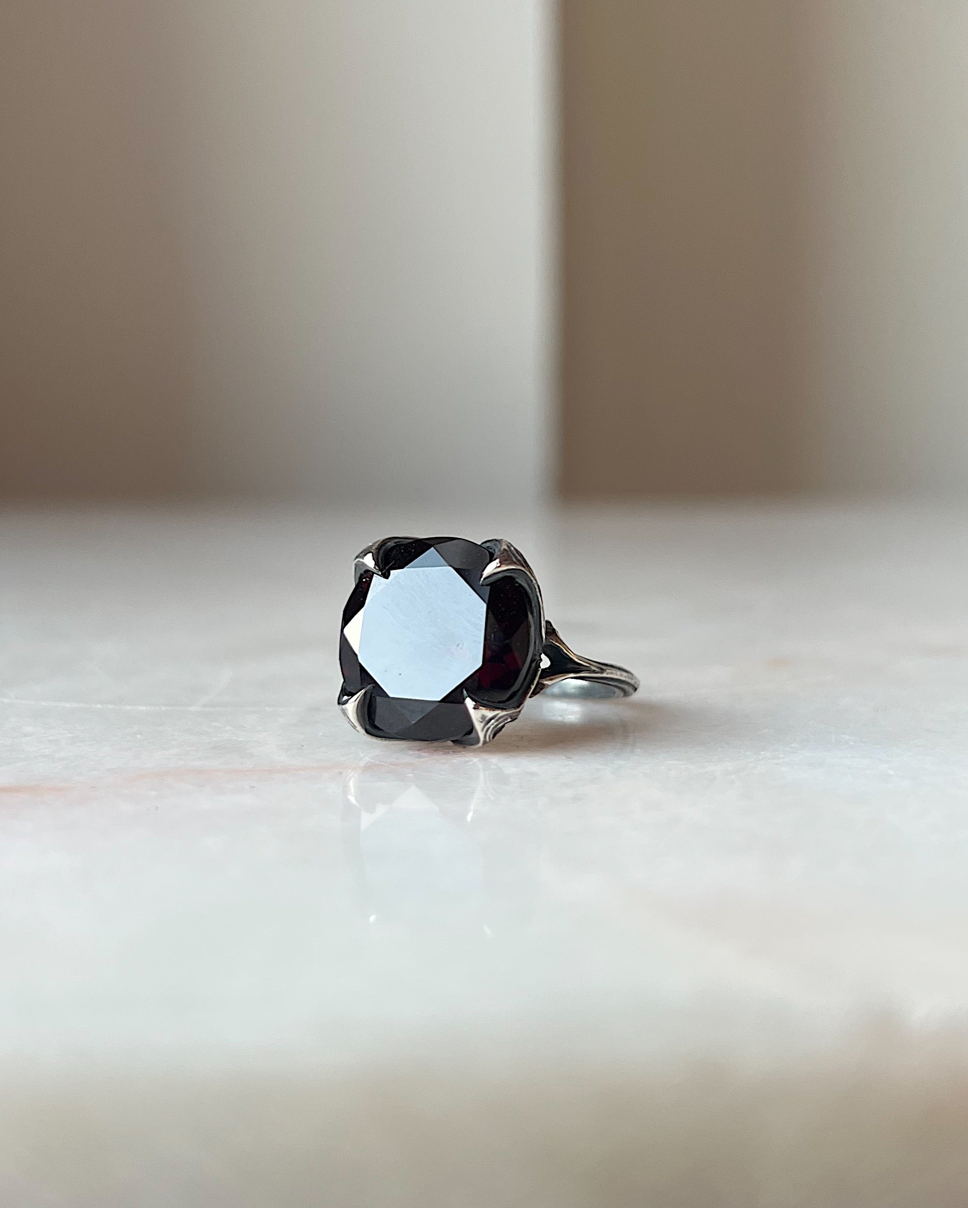 Apse // Silver + 18.7ct Garnet