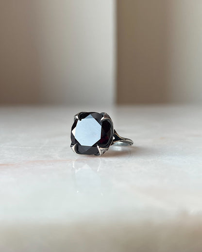 Apse // Garnet One of a Kind // Size 7.25